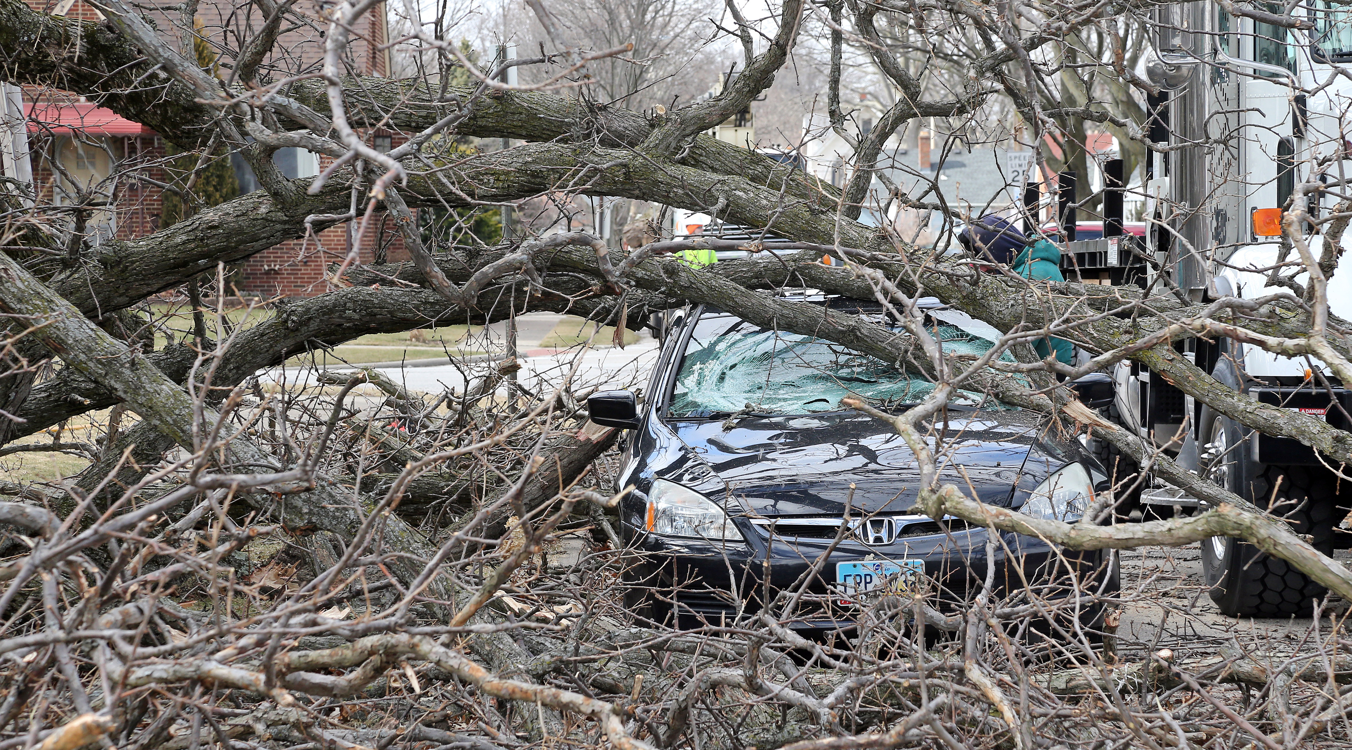 Strong winds cause damage around northeast Ohio - cleveland.com