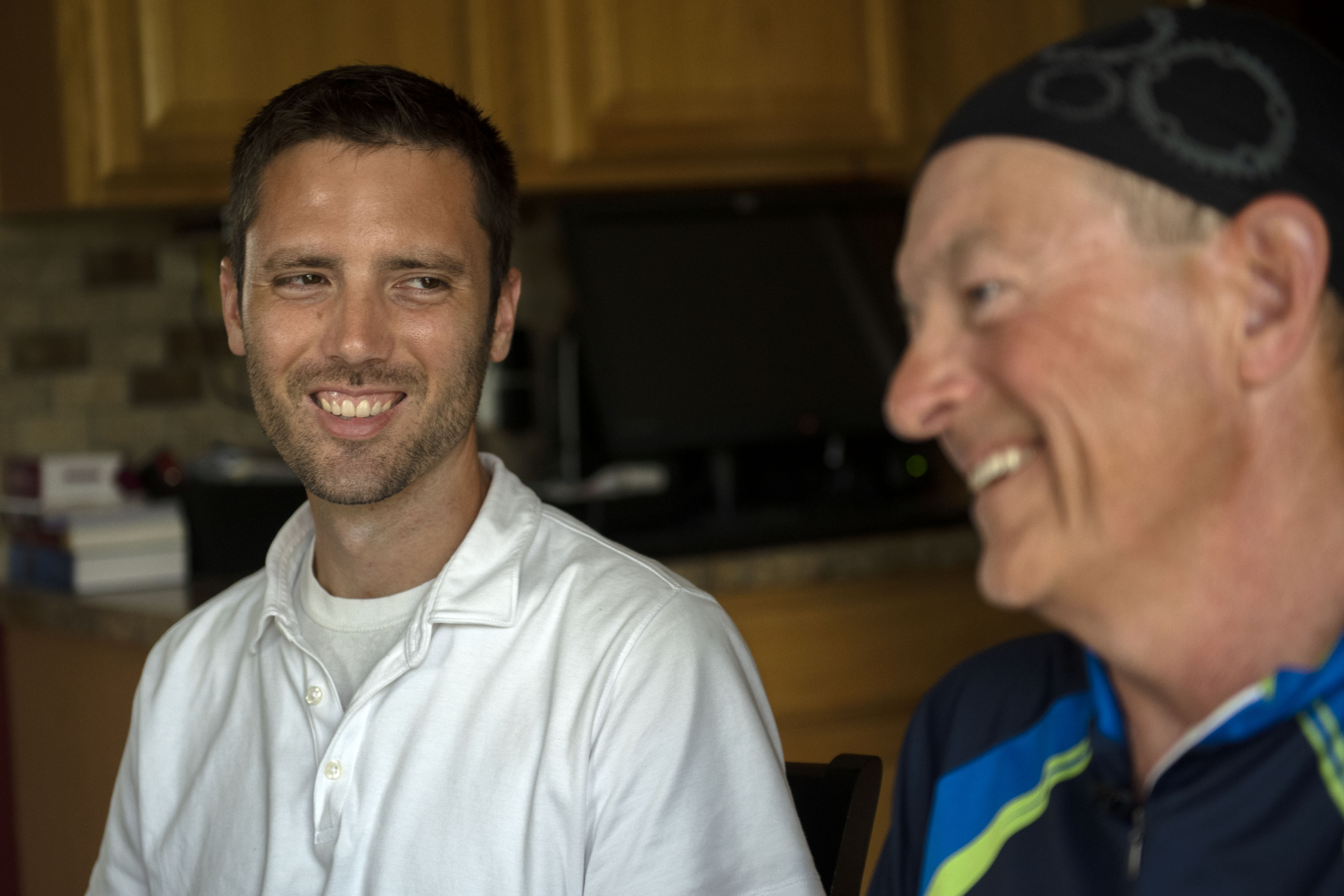 Leukemia survivor visits his bone marrow donor on a cross country bike ...