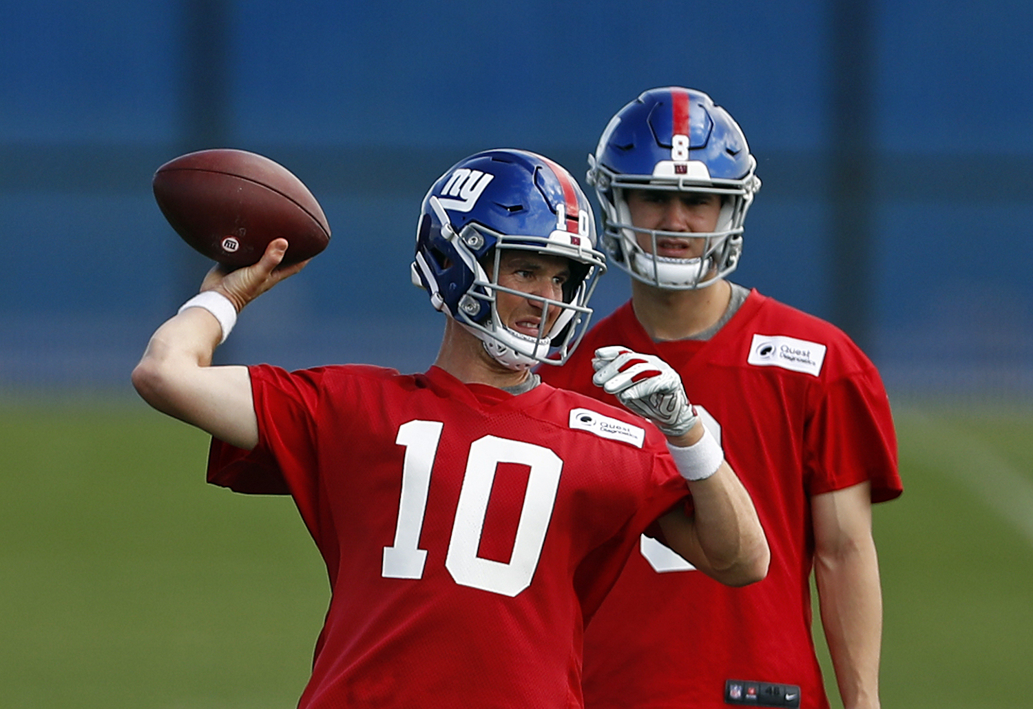 M manning 1 manning. M manning 1 manning. Пейтон мэннинг с отцом. M manning 1 manning. Пейтон мэннинг фото суперкубка.