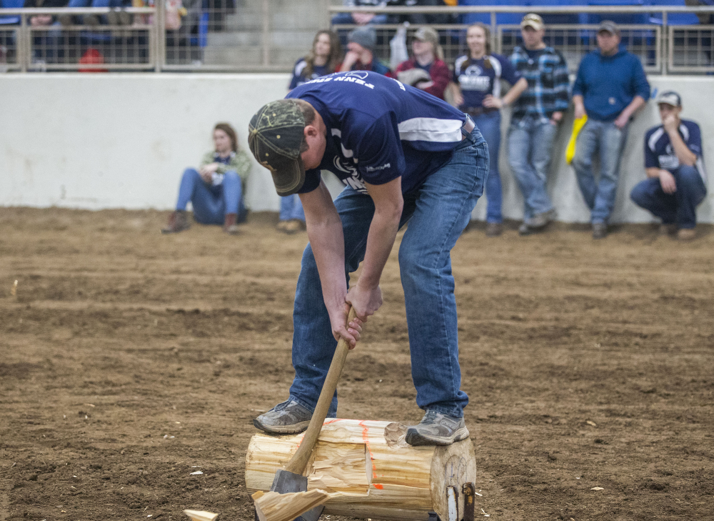 Lumberjacks compete at the 2019 Pennsylvania Farm Show