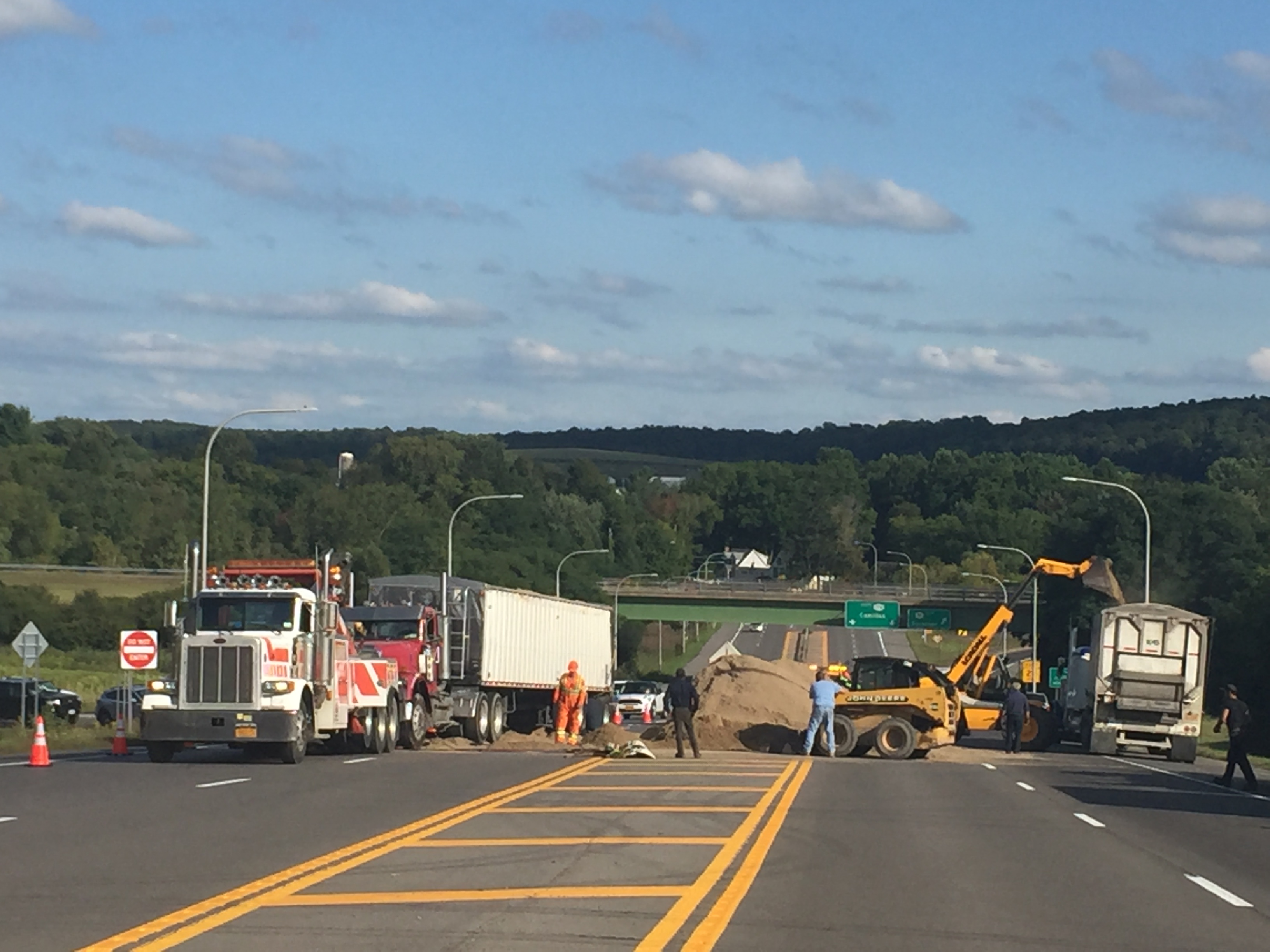 Tractor trailer overturns in Camillus, causes traffic delays - syracuse.com