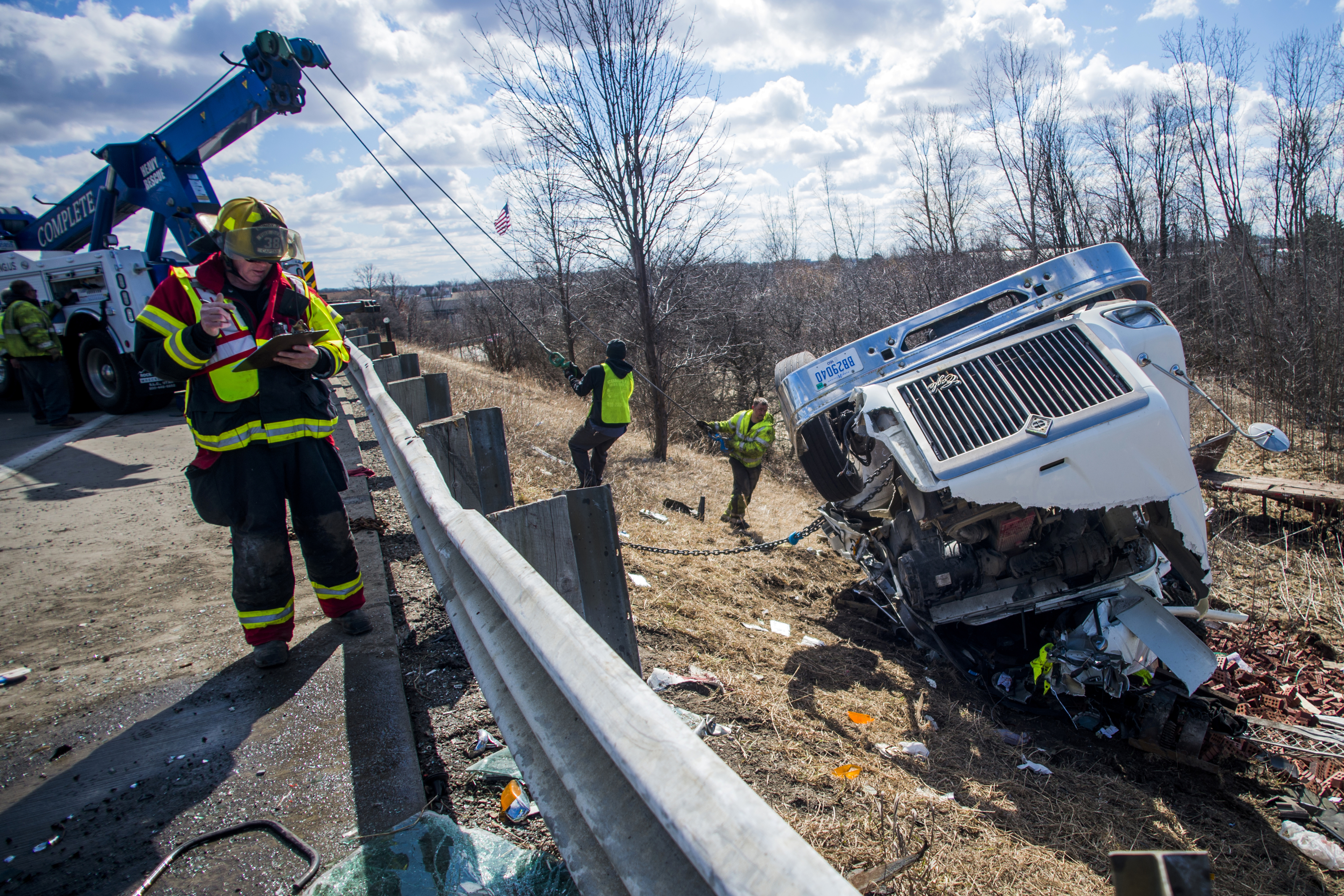 Overturned semi crash shuts down SB I-75 in Genesee County - mlive.com