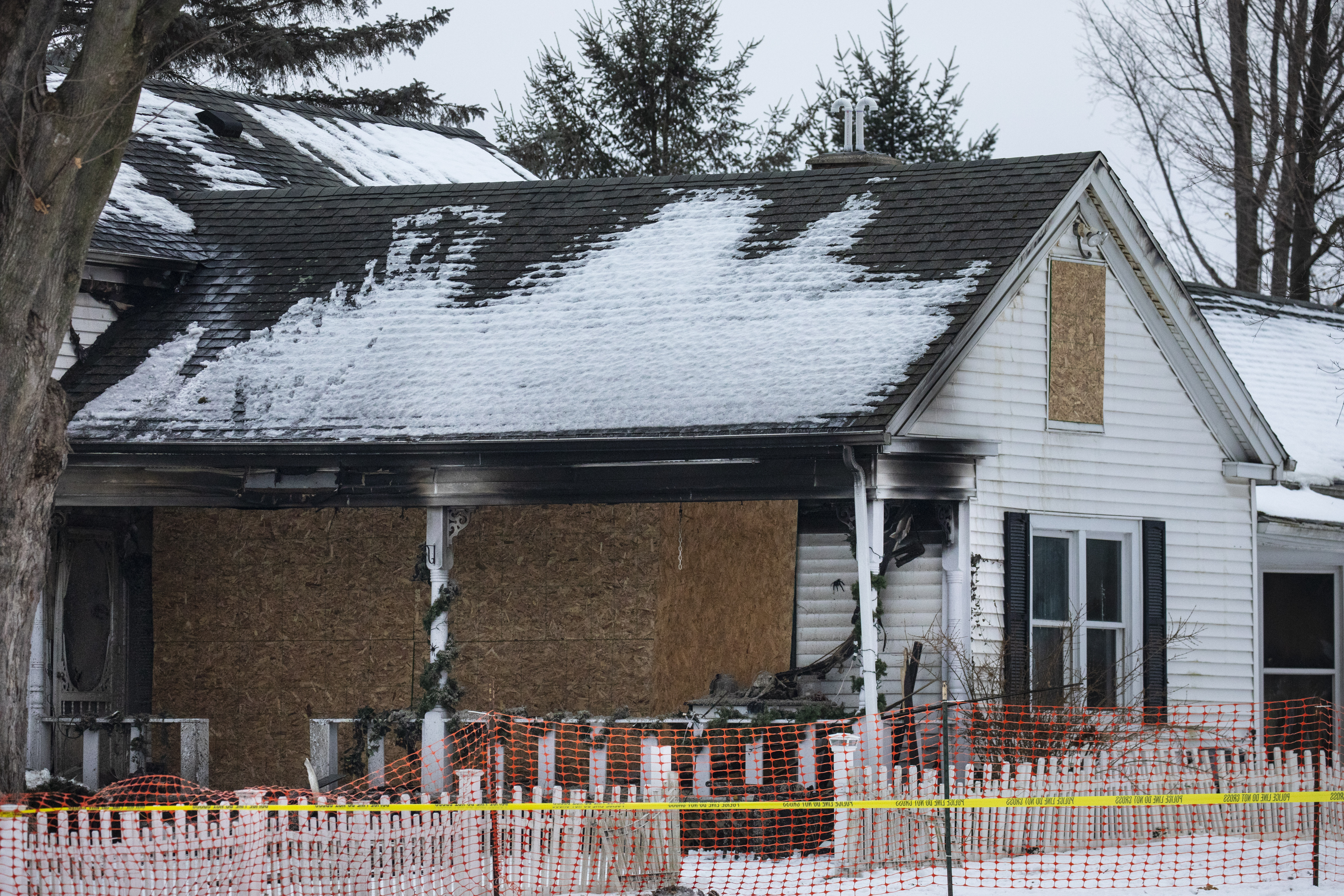 One dead in fatal house fire in Kalamazoo Township - mlive.com