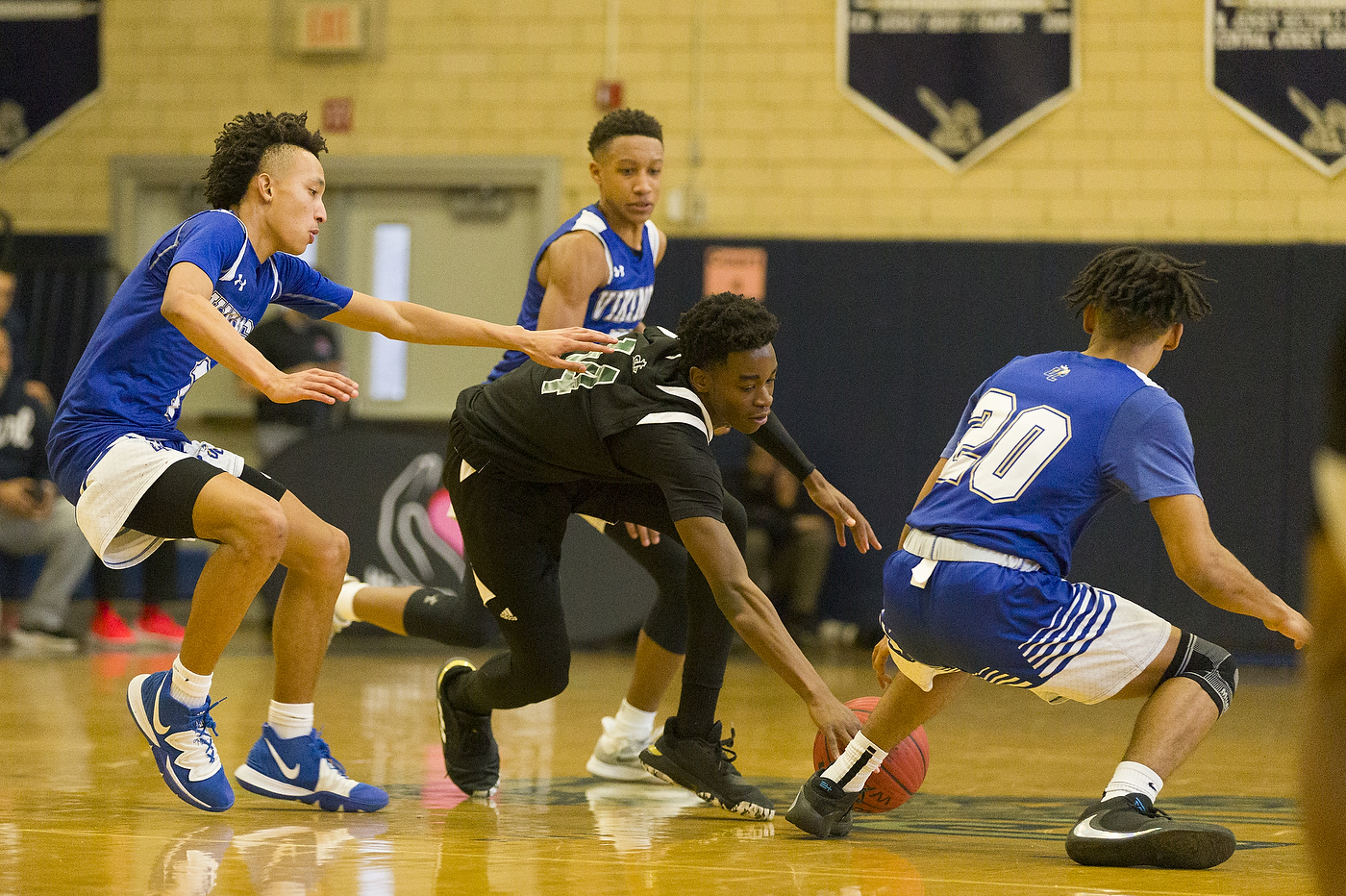 Union Catholic vs. St. Joseph's (Metuchen) Hearts 2 Hands Invitational ...