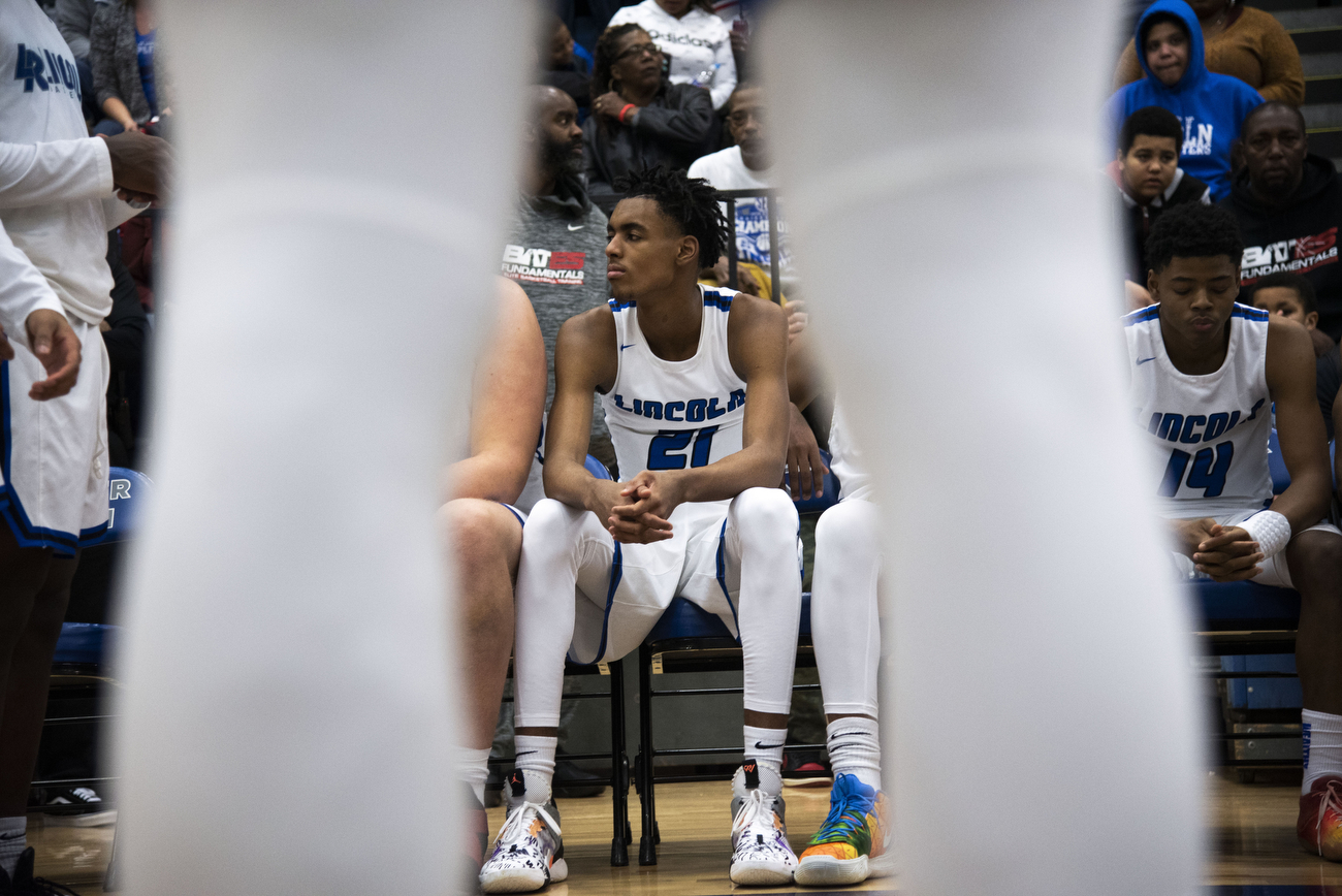 The hype surrounding Emoni Bates at Ypsilanti Lincoln high school