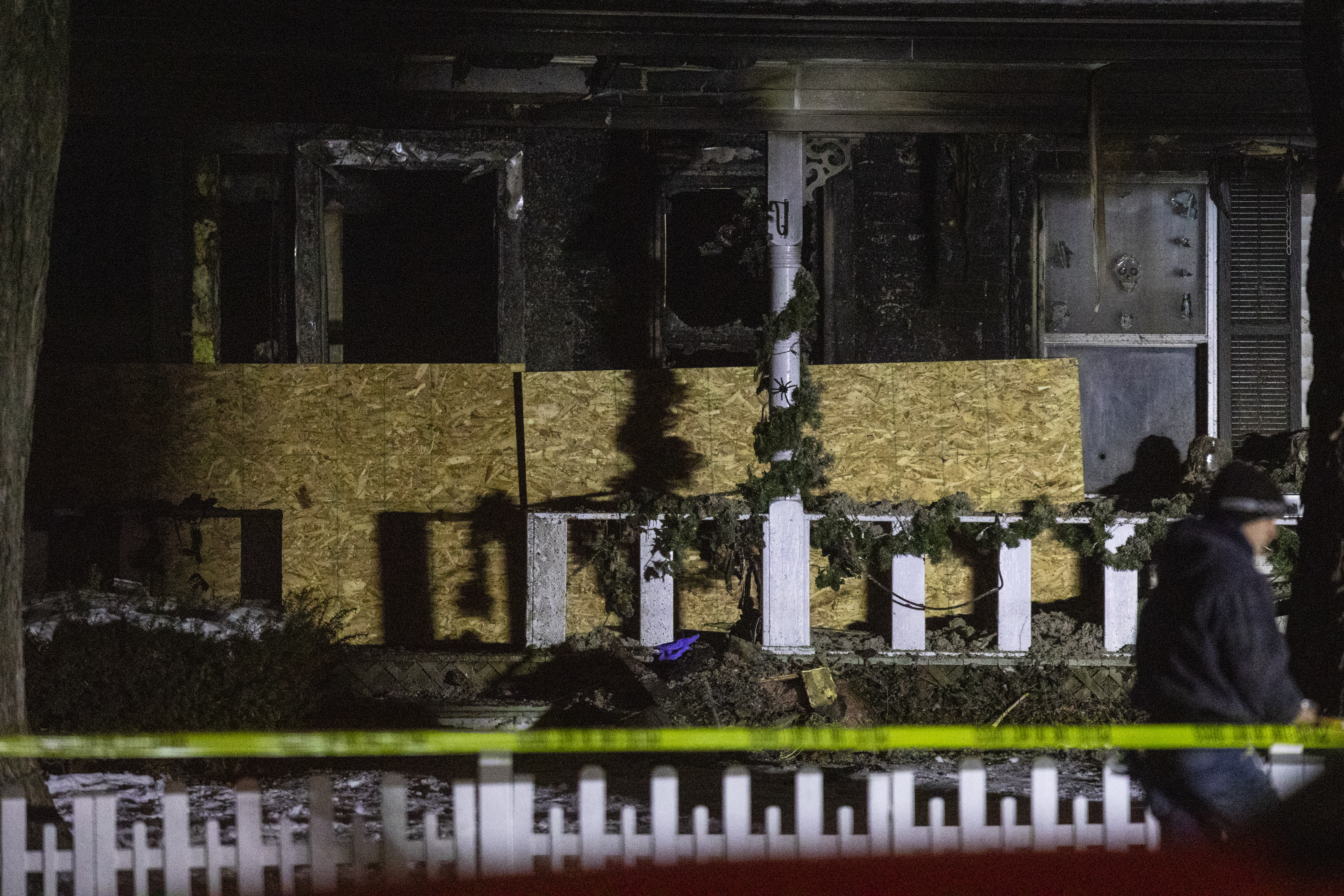 One dead in fatal house fire in Kalamazoo Township - mlive.com