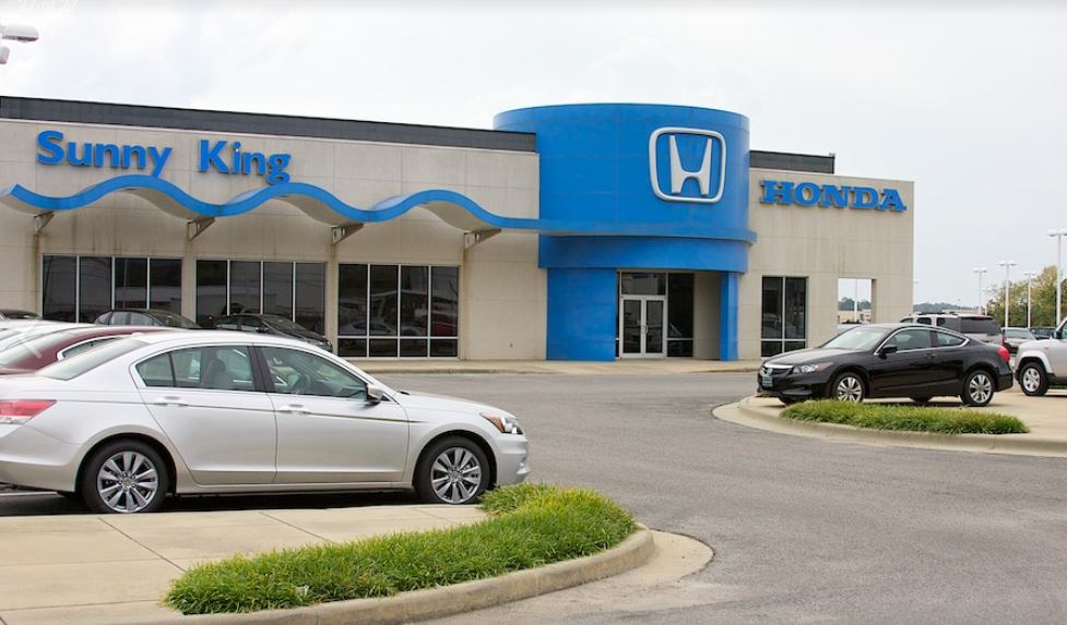 Twins left in hot car for 3.5 hours at Oxford dealership