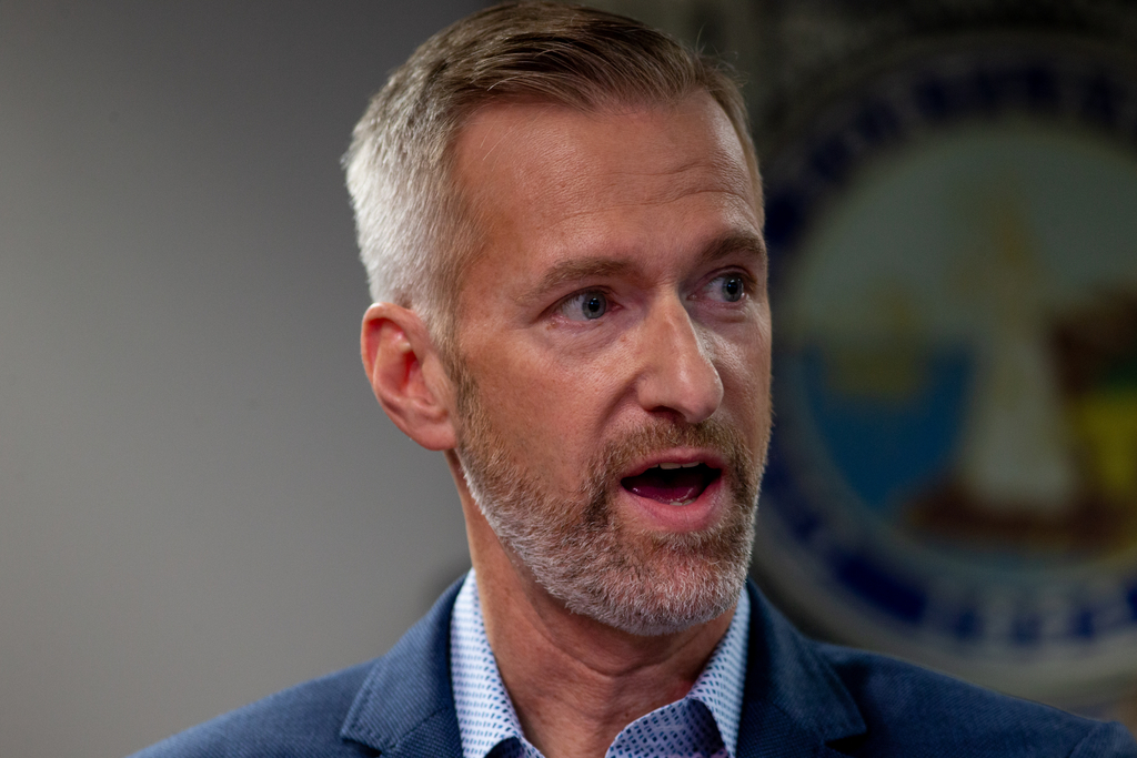 Portland Mayor Ted Wheeler called to return donations from hotelier Gordon Sondland linked to