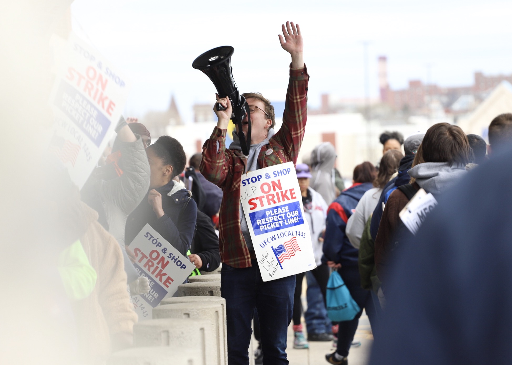 Joe Biden, Marty Walsh rally with Stop & Shop workers at picketing line