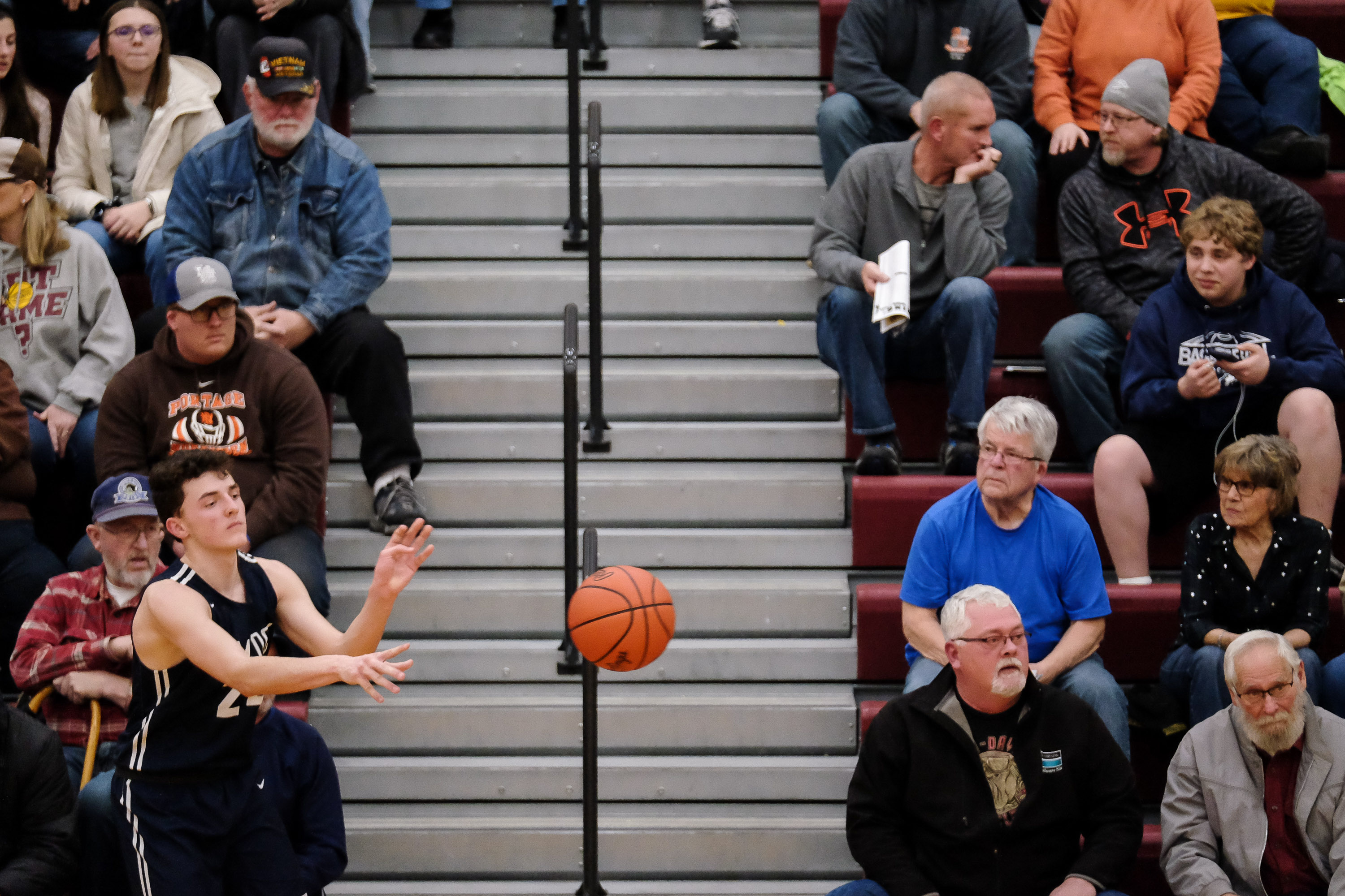 Hemlock boys basketball defeats New Lothrop 6044