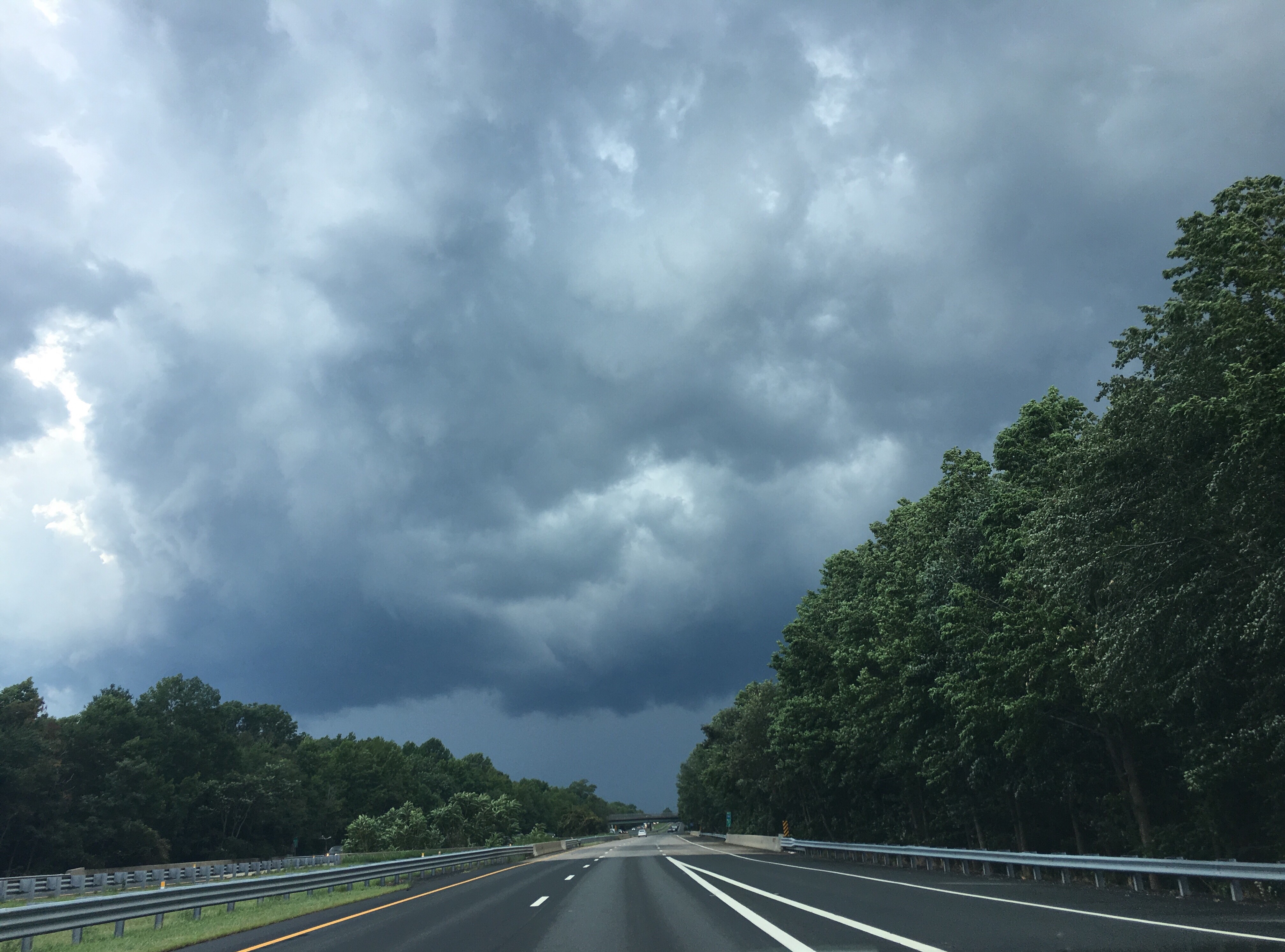 Thousands Without Power After Strong Thunderstorms Hit New Jersey - ctb9slo