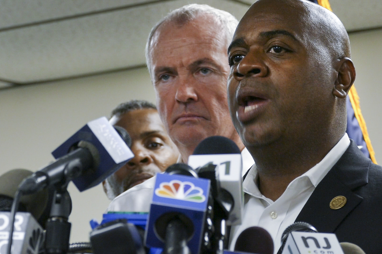 Newark’s mayor plans town hall to address water crisis - NJ.com