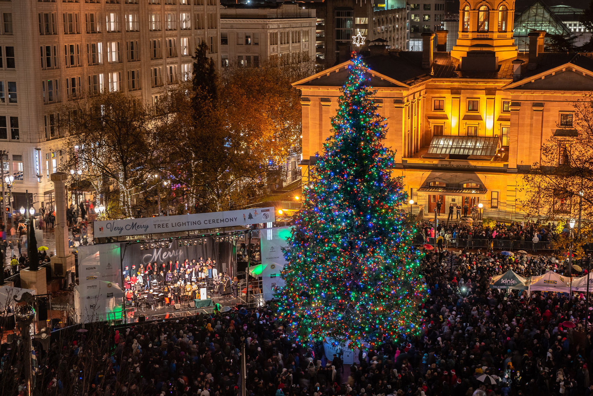 Pioneer Square Christmas Tree Lighting 2022 Friday's Annual Tree Lighting In Pioneer Courthouse Square Will Offer  Crowds, Music -- And Closed Streets - Oregonlive.com