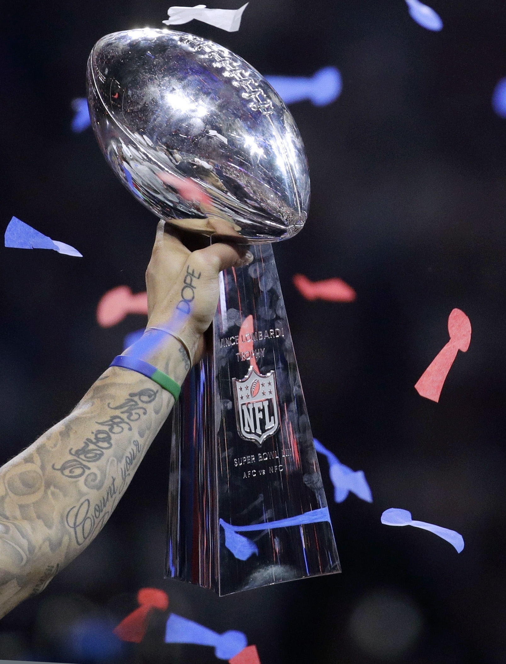 Super Bowl 2019 New England Patriots celebrate winning championship(02)