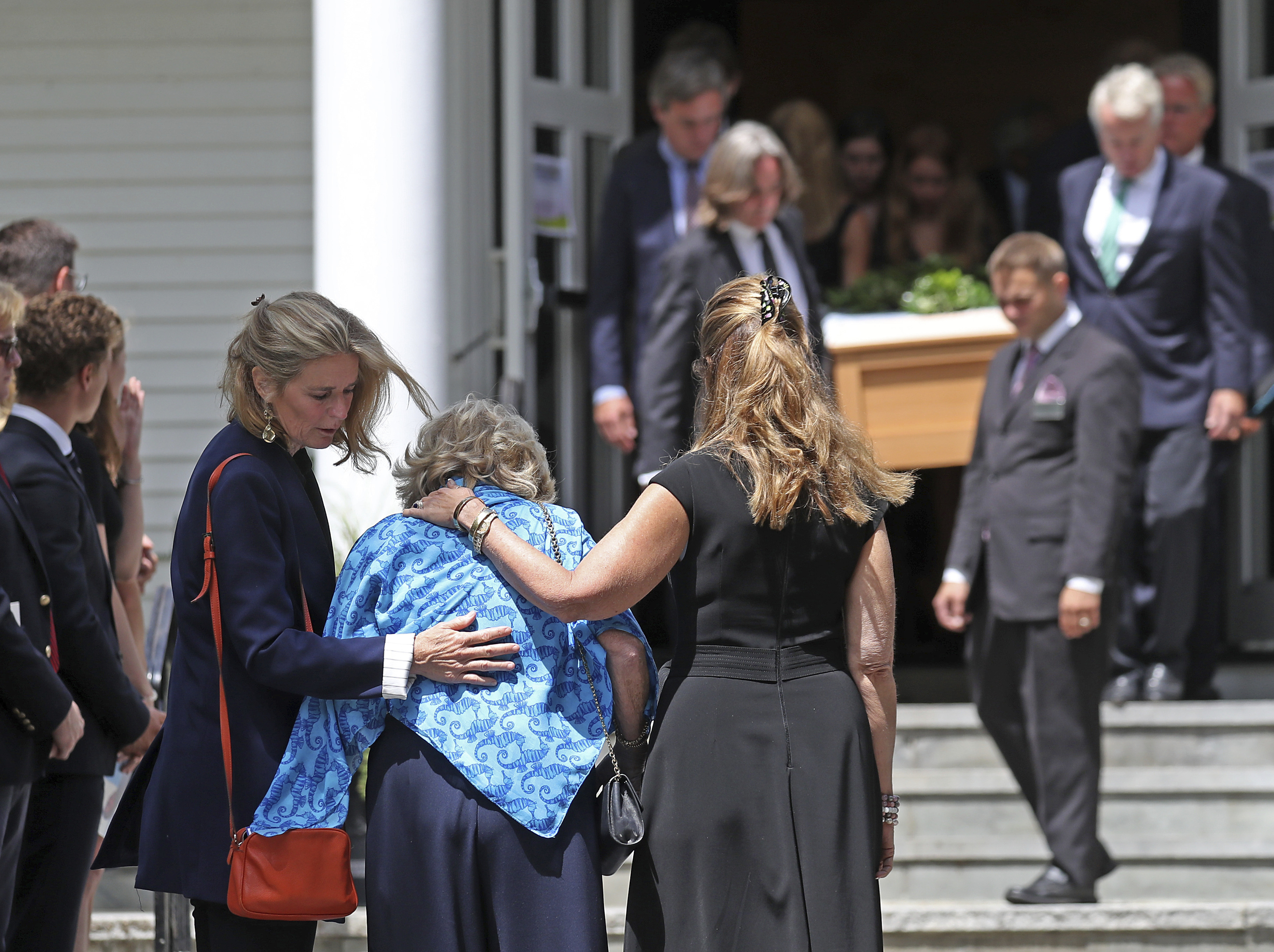 kennedy-family-friends-pay-final-respects-to-saoirse-kennedy-hill