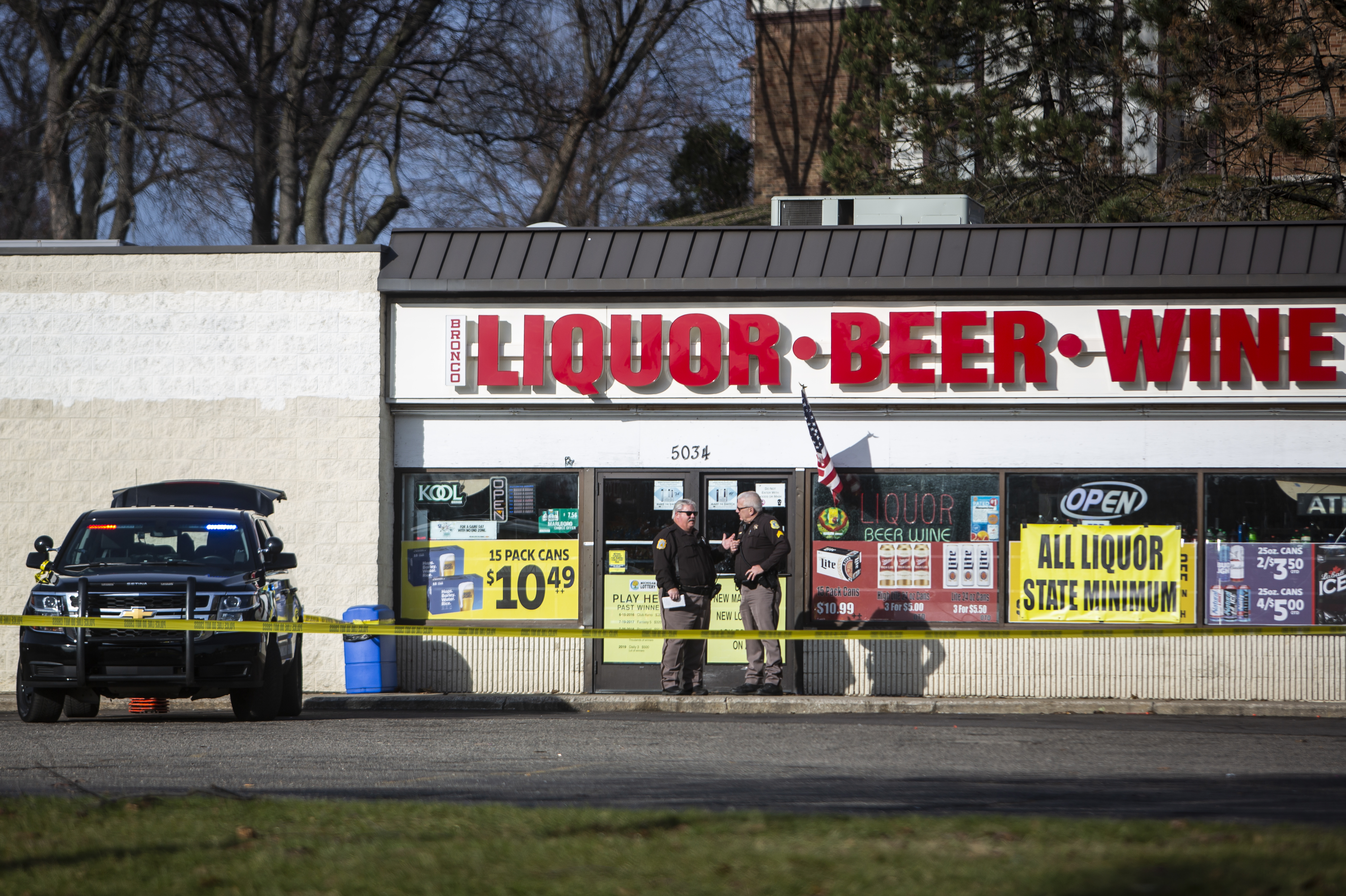 Alleged armed robbery at Kalamazoo liquor store - mlive.com