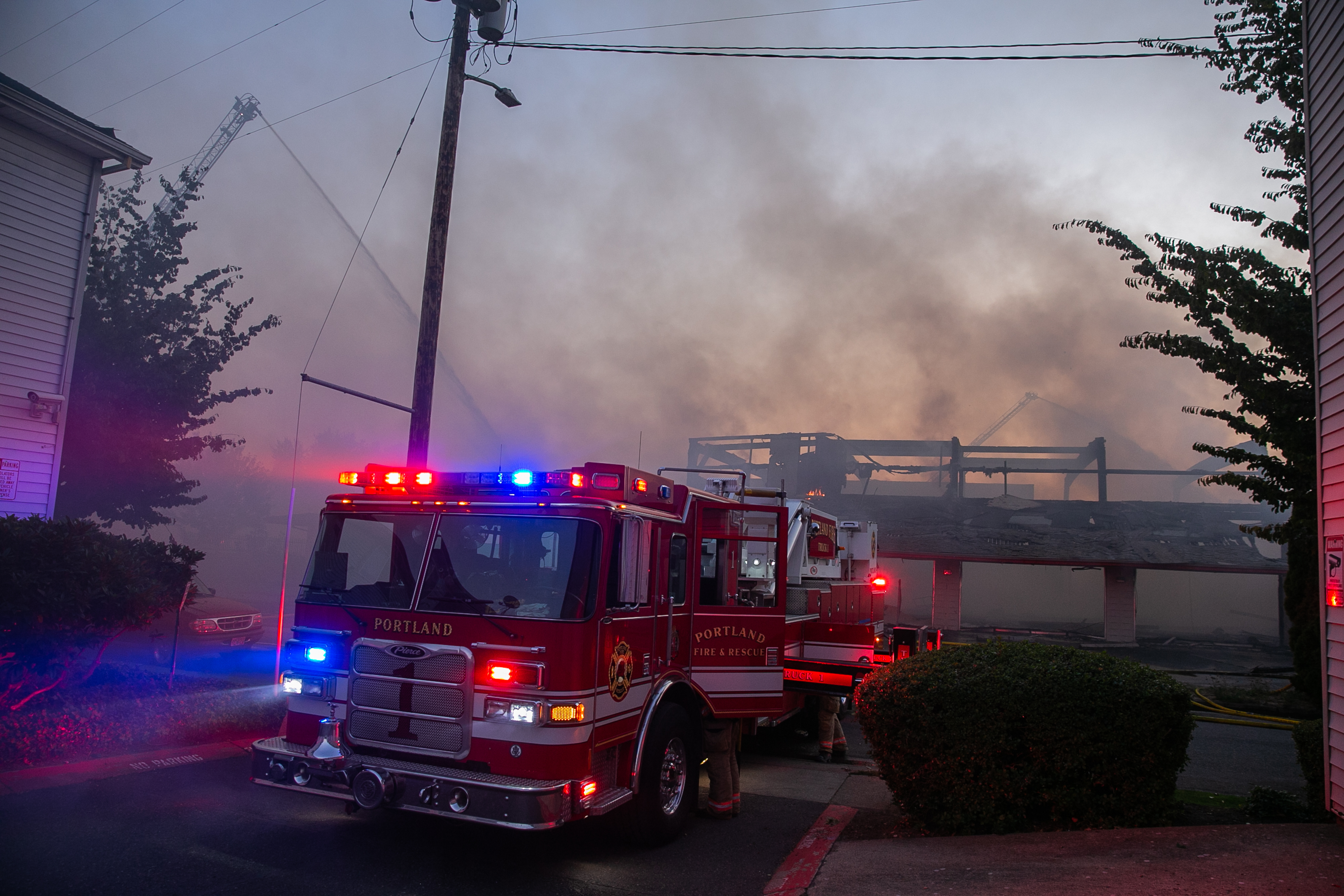 Fire spreads in Northeast Portland - oregonlive.com