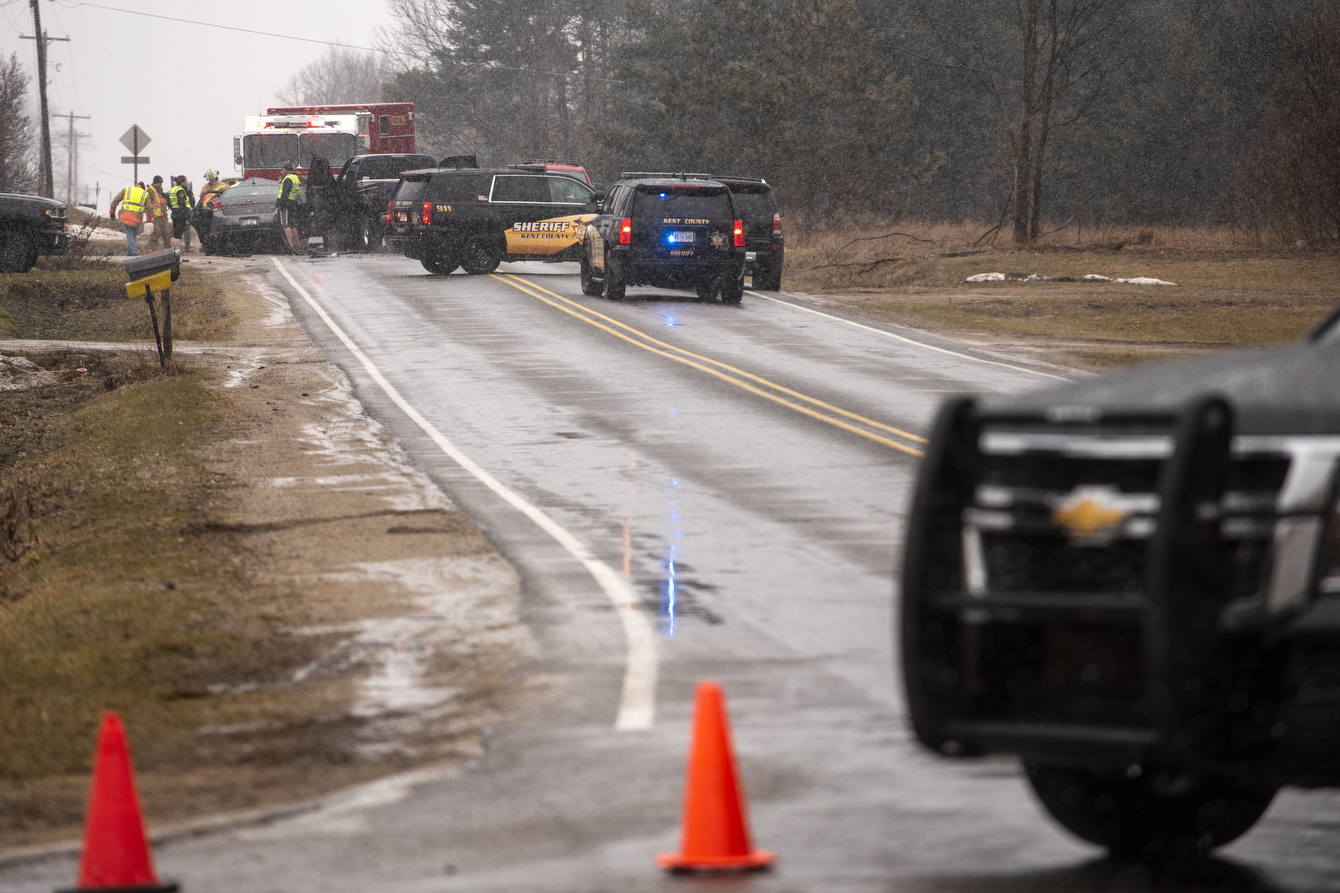 Kent County responds to accident on Algoma Ave.