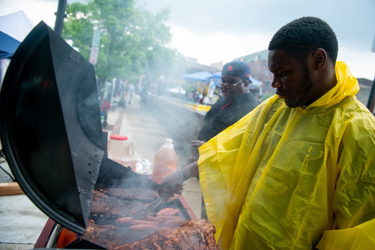 Bridging 23 walk leads way to rainy Ann Arbor African
