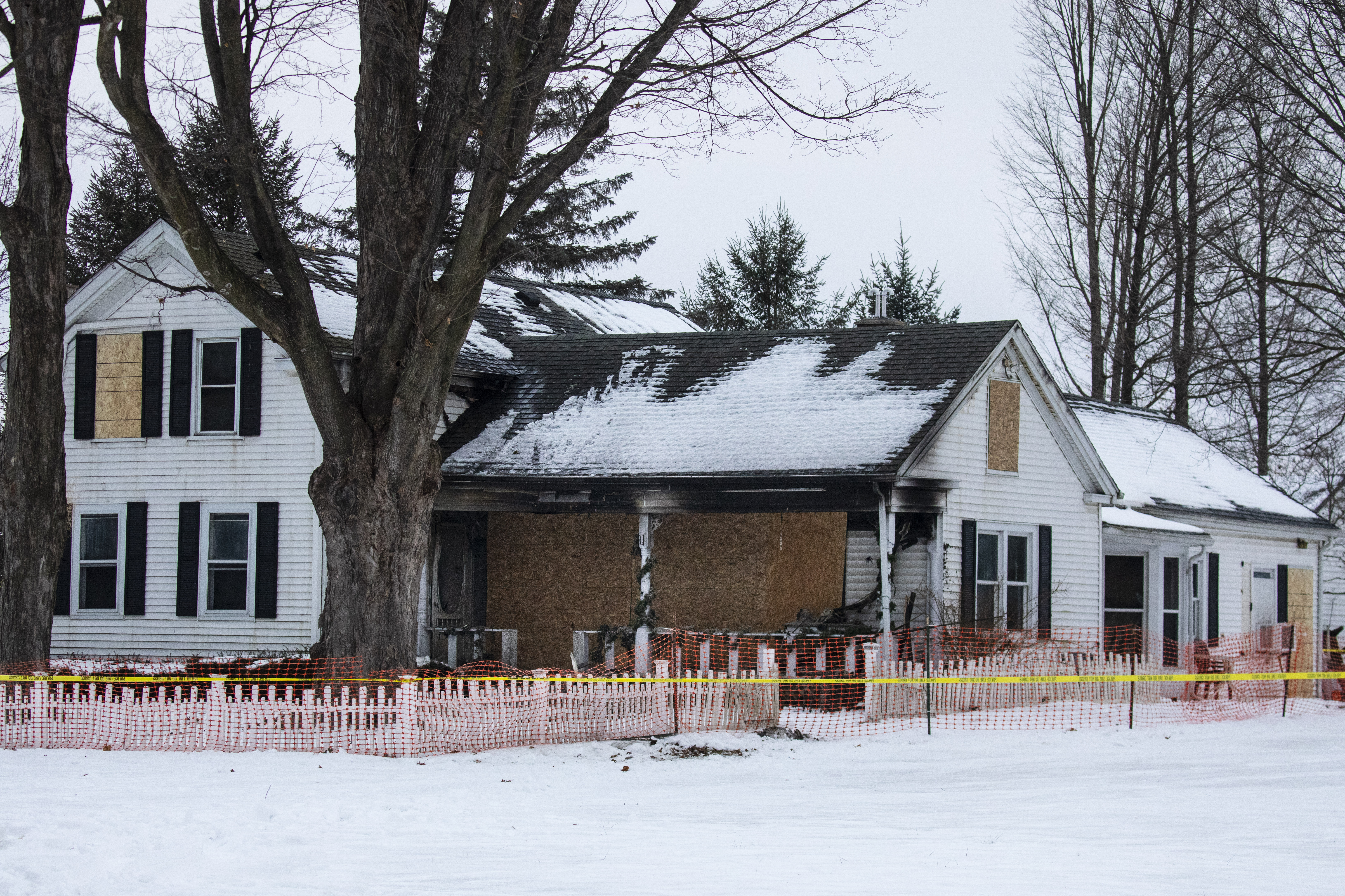 One dead in fatal house fire in Kalamazoo Township - mlive.com