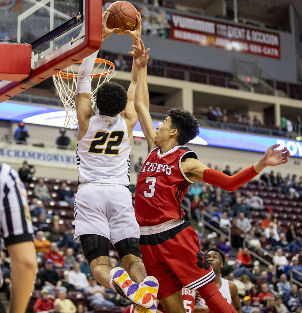 Moon beats Archbishop Wood by 10 for PIAA Class 5A 2019 Boys ...