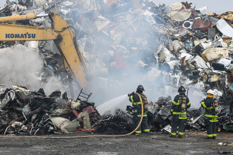 Salvage yard fire sends thick smoke into the air - lehighvalleylive.com