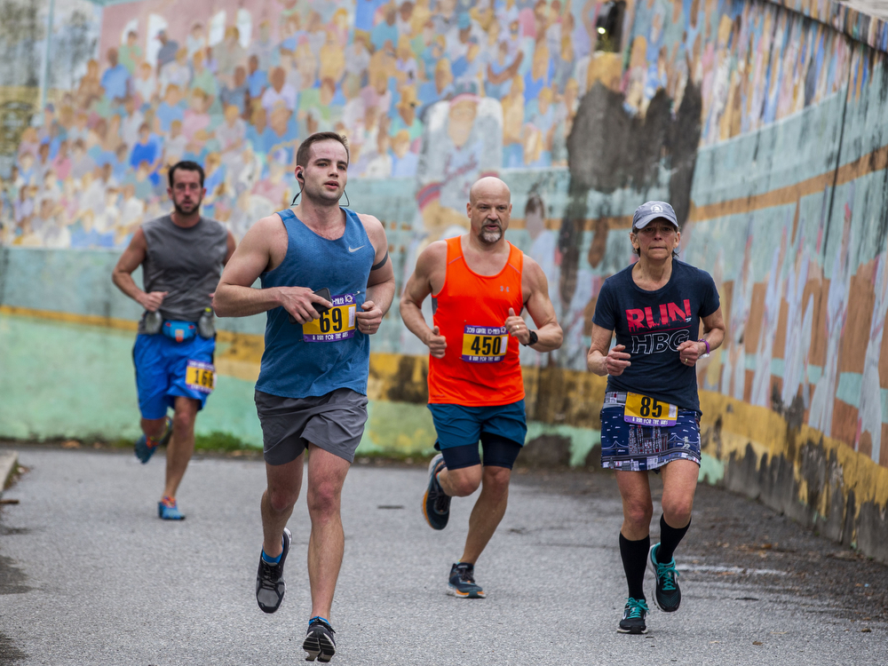 Captal Ten Miler run benefits the arts in Harrisburg