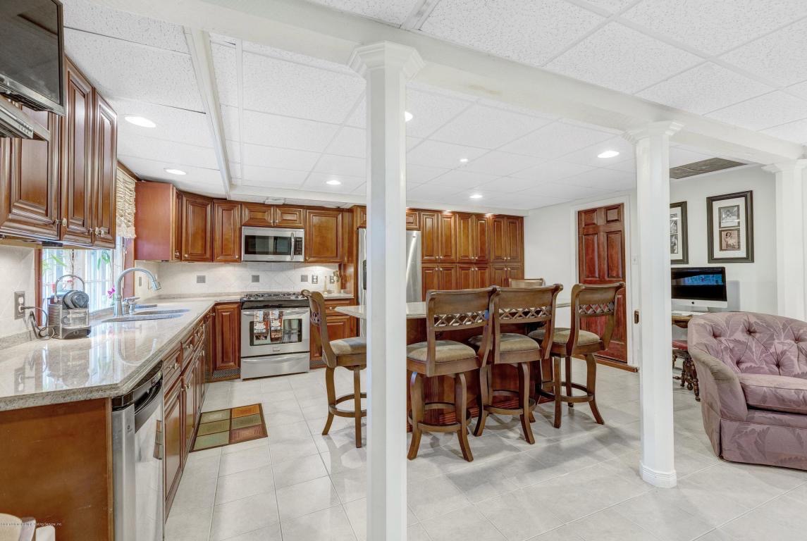 Staten Island Home of the Week Colonial, Todt Hill, 1.5M