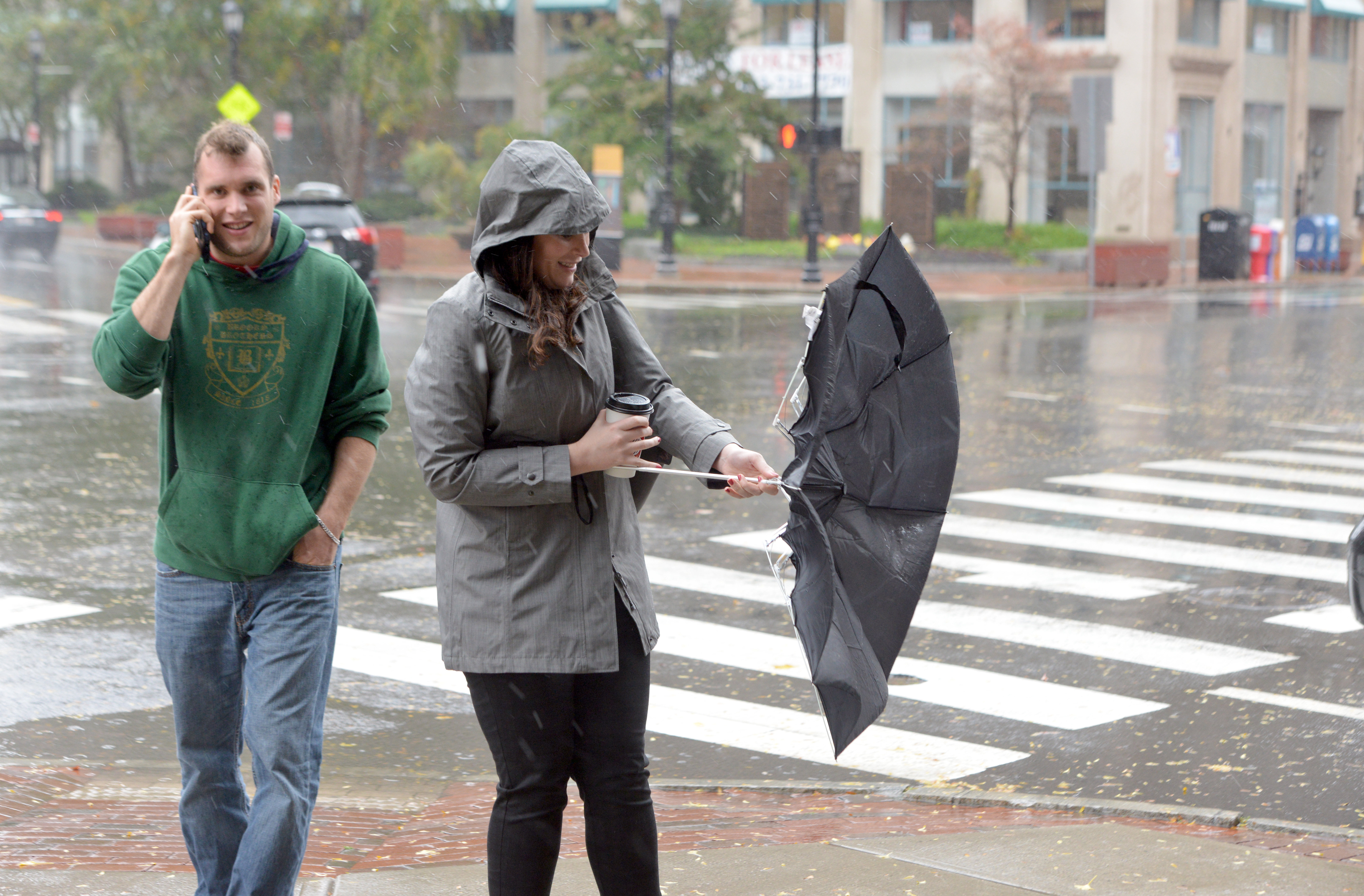 Rain, wind make umbrellas tough tool in downtown Springfield - masslive.com