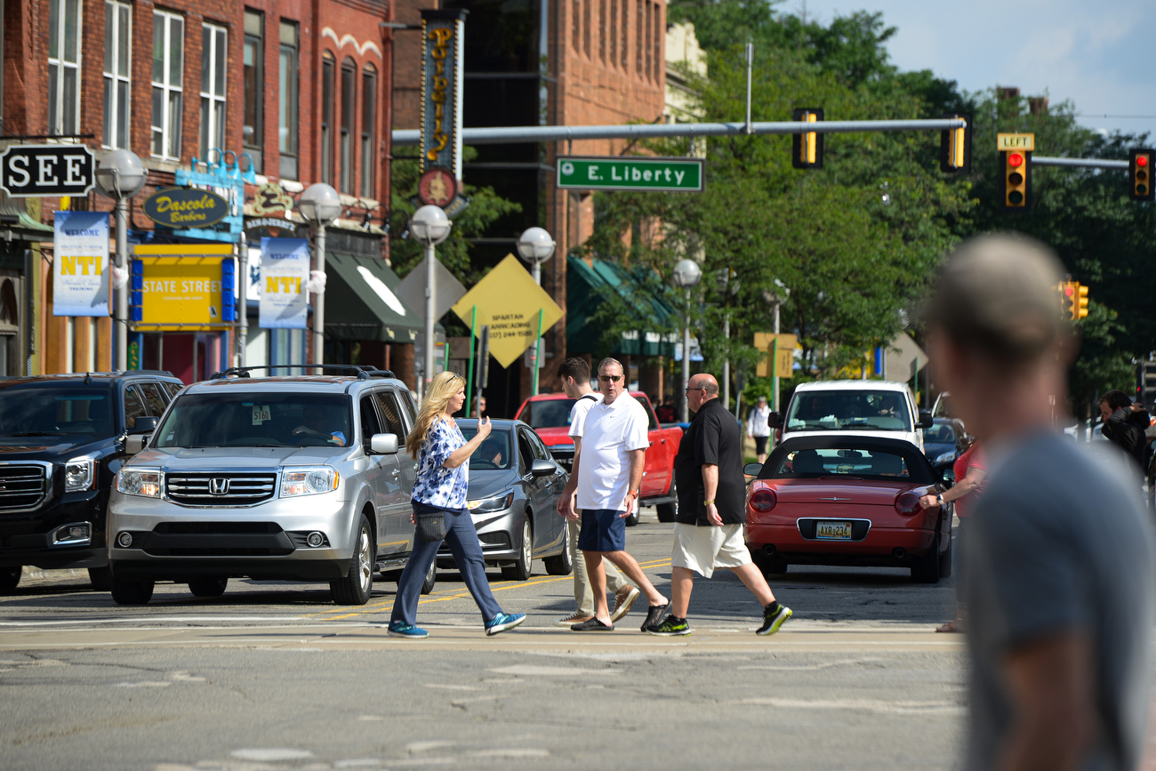 Ann Arbor Official Wants Red Light Cameras To Help Curb Unsafe Driving Mlive Com