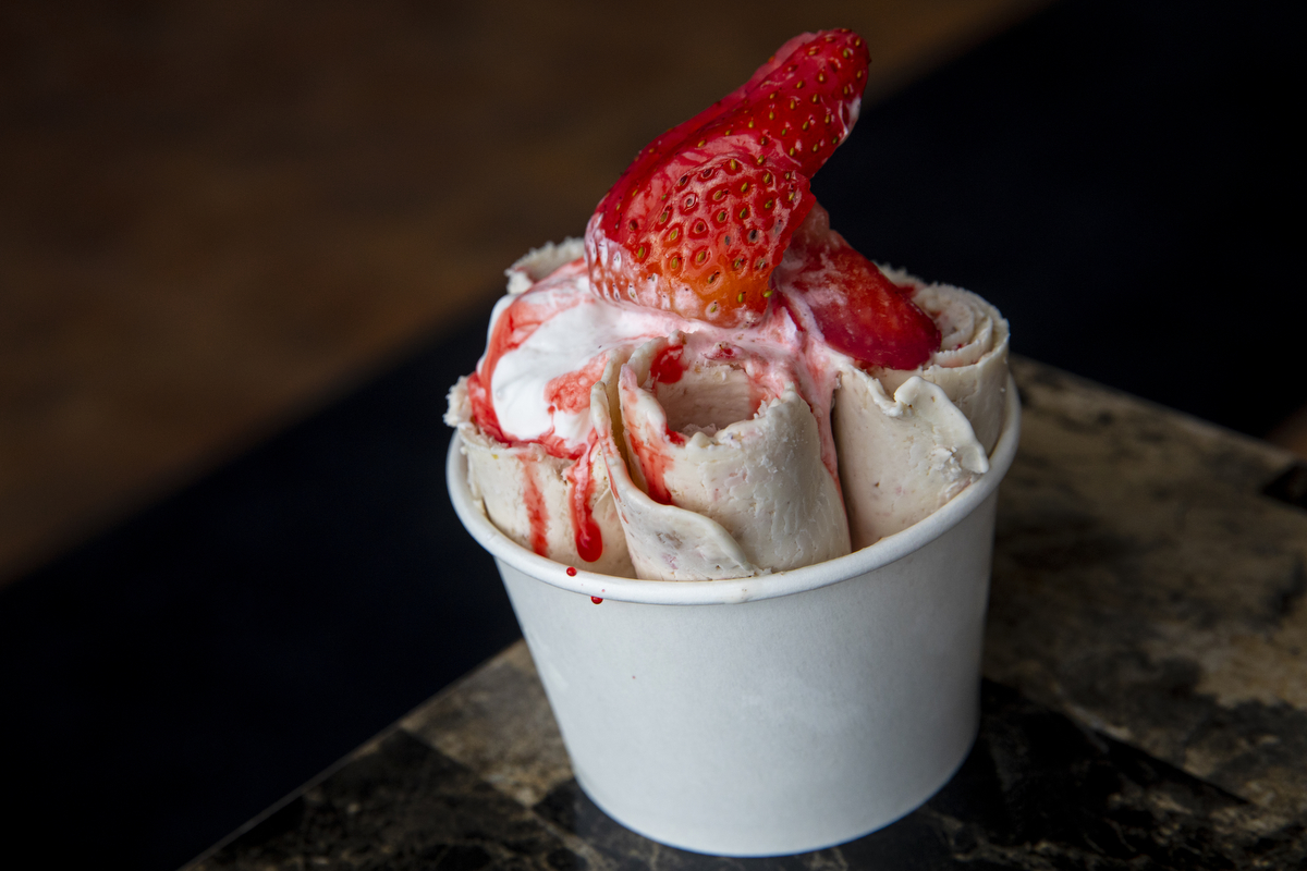 Rolled up ice cream shop comes to Kalamazoo