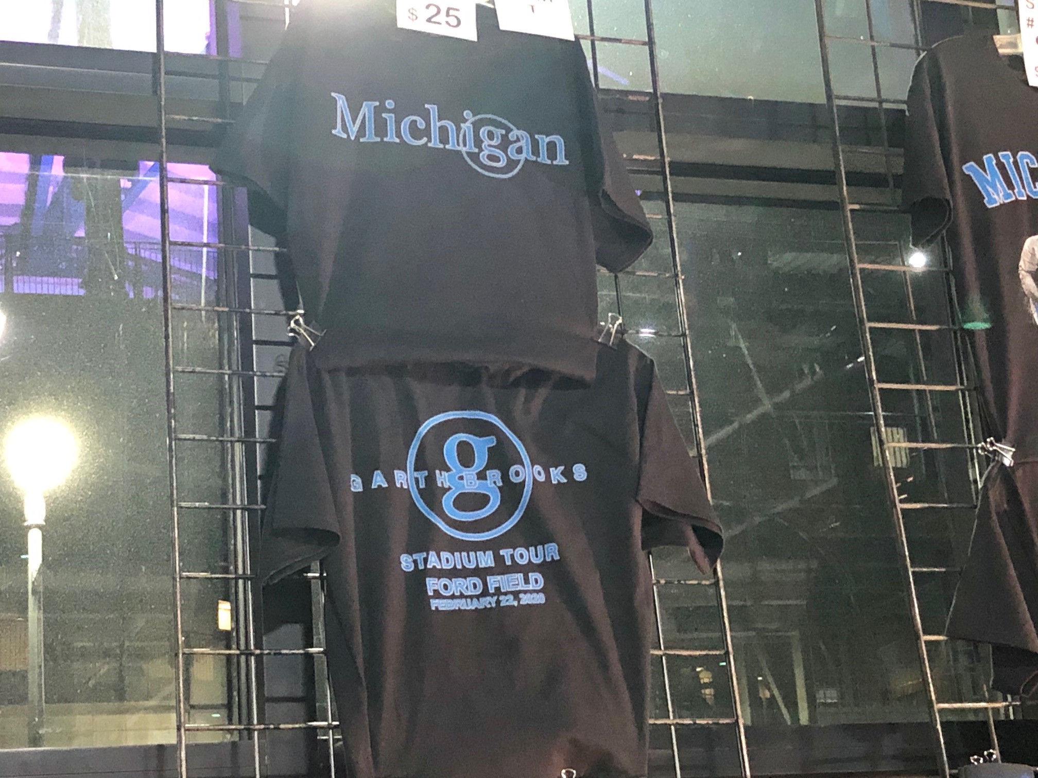 Garth Brooks Turns Ford Field Into A Dive Bar With 70 000 Backup