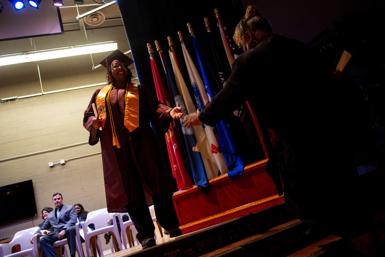 Huron Valley Women's Prison inmates graduate with associate's degrees ...