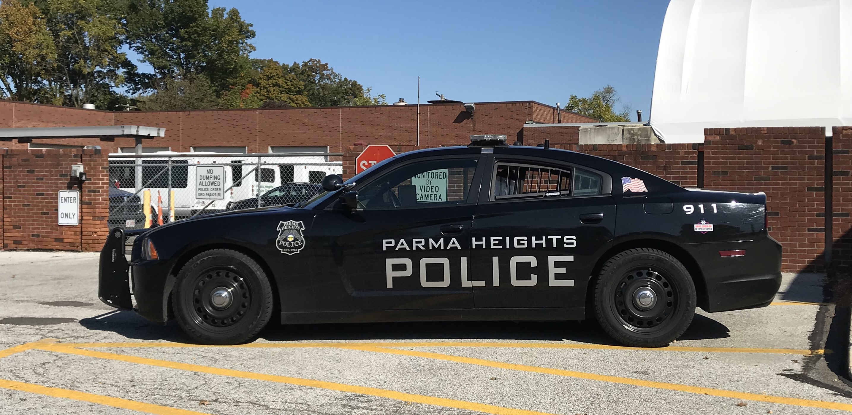 Cleveland driver tries to elude police with kids in back seat Parma
