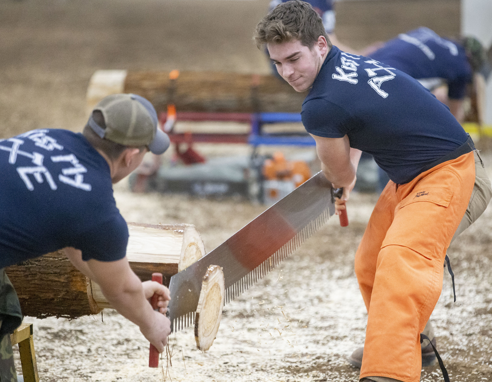 Lumberjacks compete at the 2019 Pennsylvania Farm Show