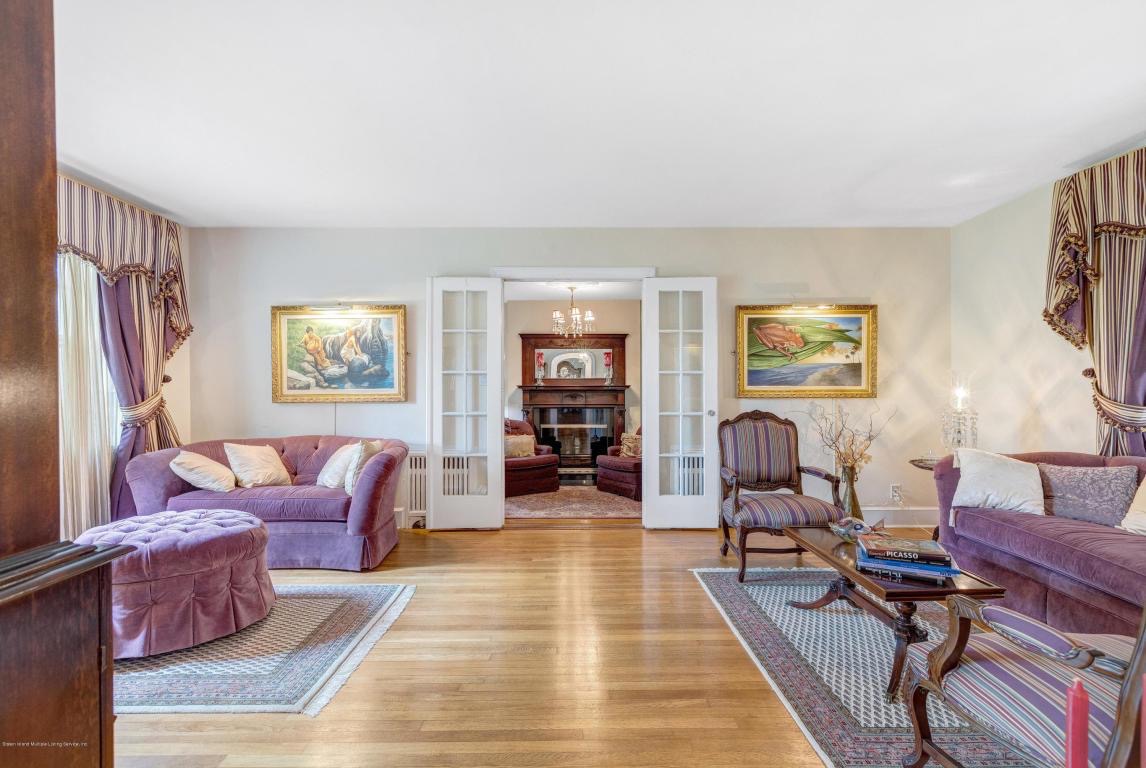 Staten Island Home of the Week Colonial, Todt Hill, 1.5M