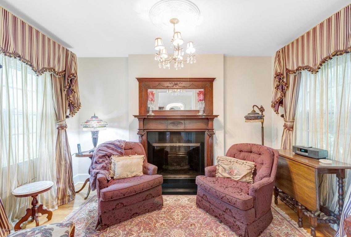 Staten Island Home of the Week Colonial, Todt Hill, 1.5M