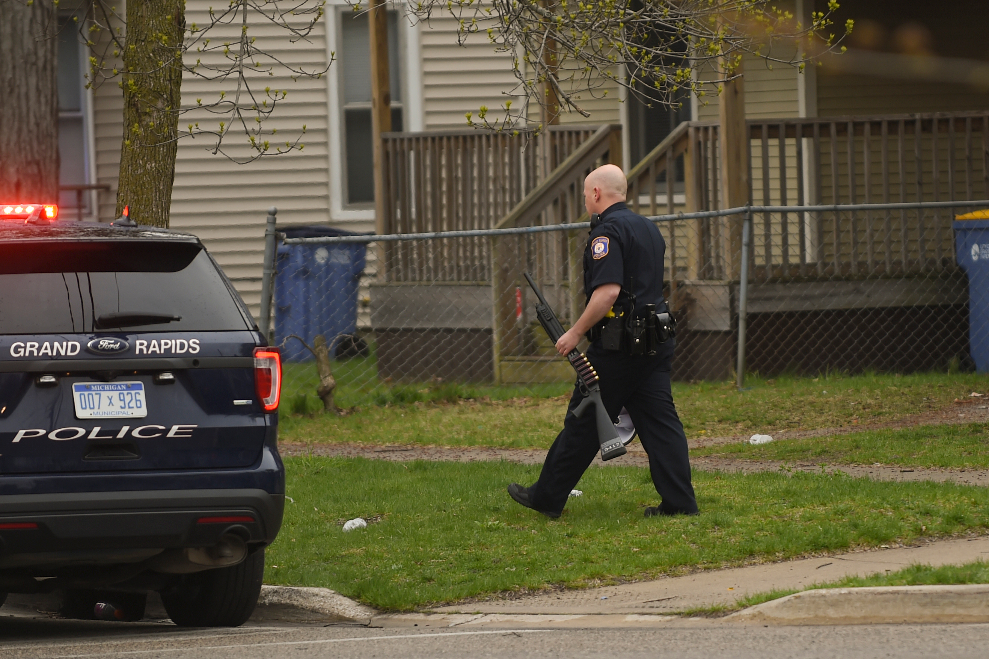 Man arrested after standoff in Grand Rapids - mlive.com