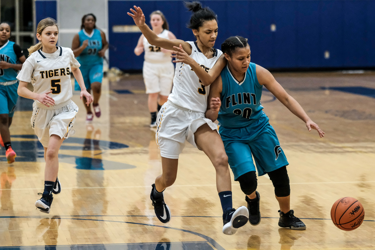 Burton Bendle Tigers defeat Flint Jaguars 4126