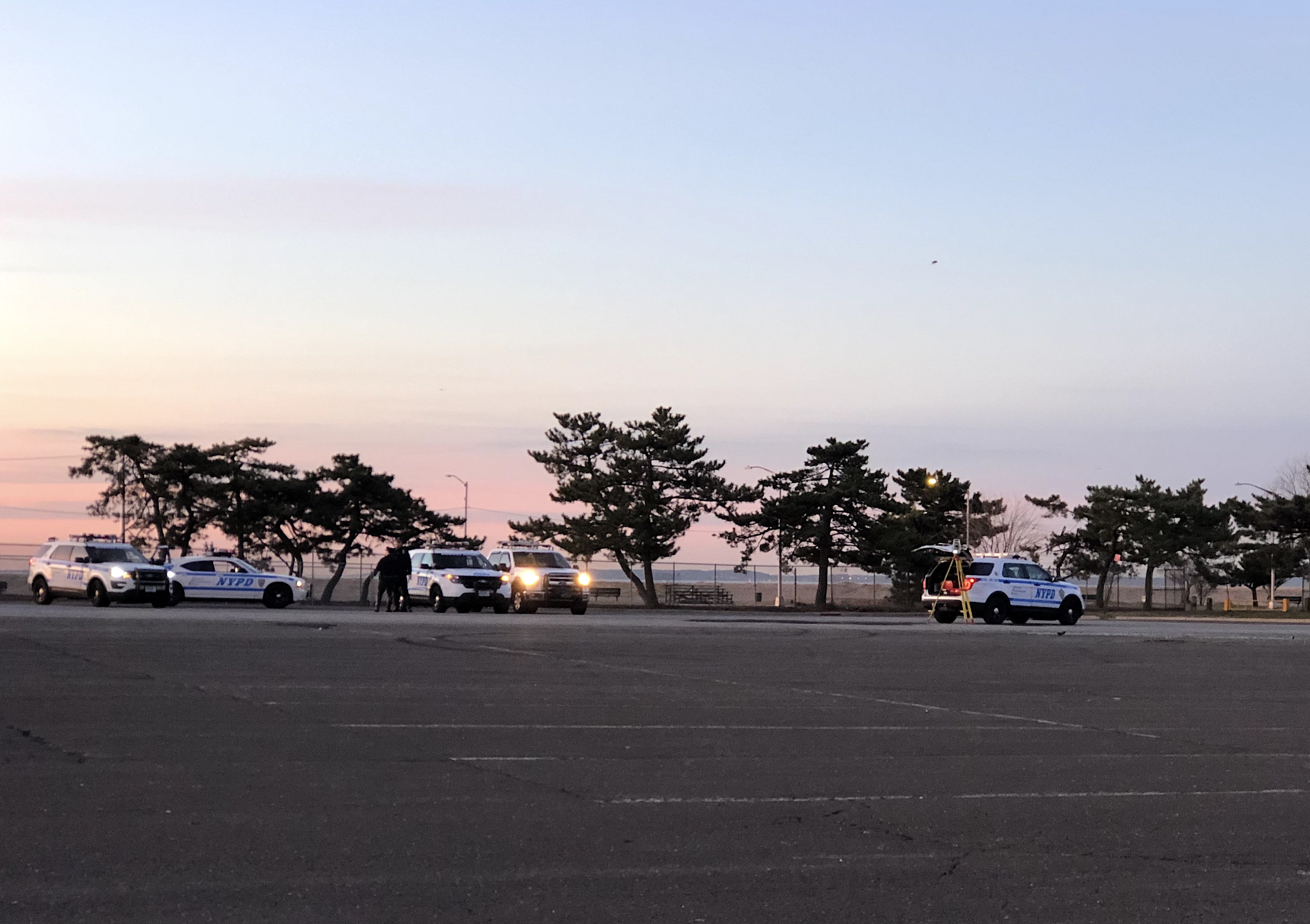 NYPD probes crash in Midland Beach parking lot