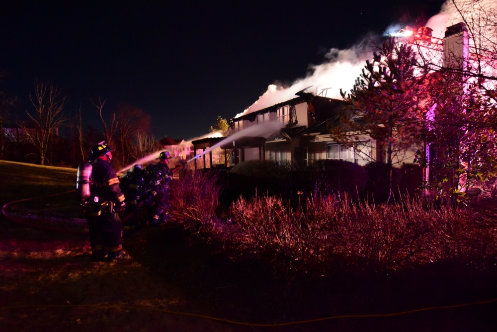 2 hurt in Raritan Township fire