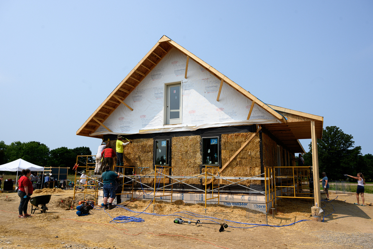 Gallery Detail: Straw Bale Workshop Draws Students From Around The World To