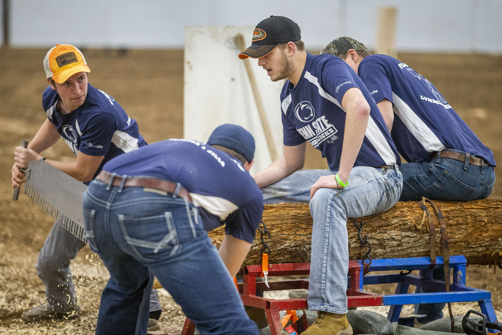 Lumberjacks compete at the 2019 Pennsylvania Farm Show