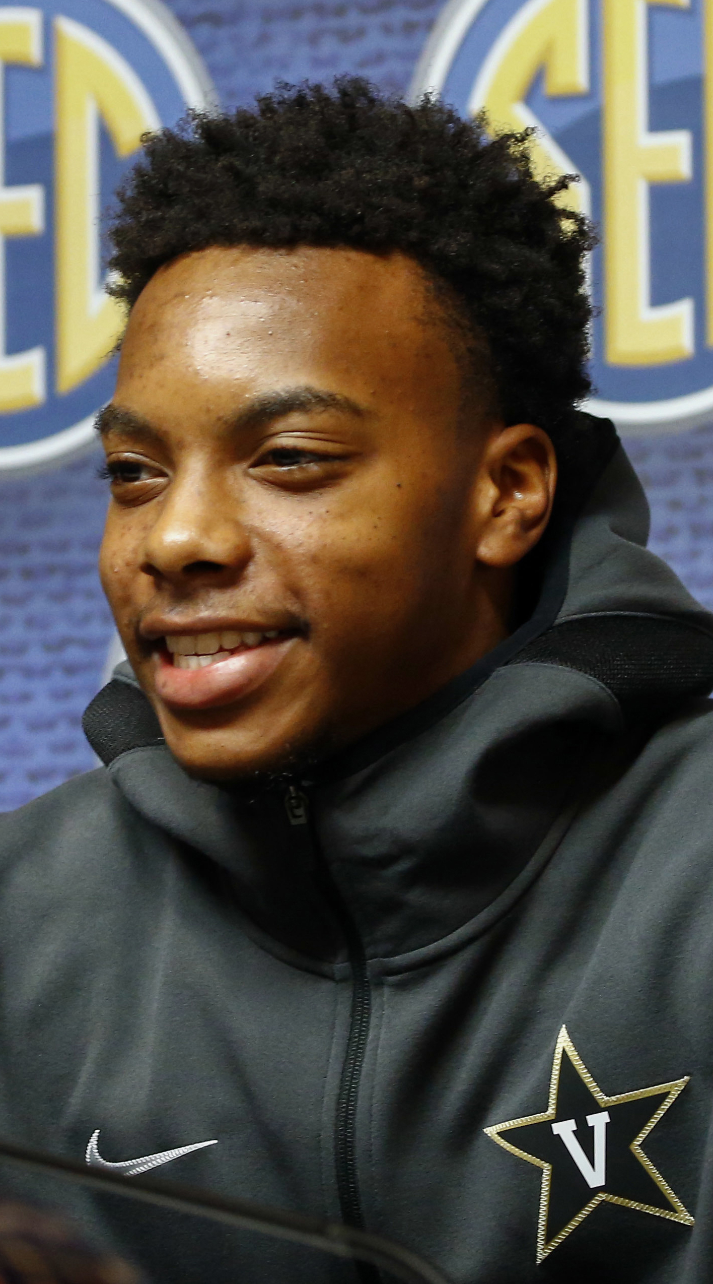 Cleveland Cavaliers pick Darius Garland with the 5th overall pick in