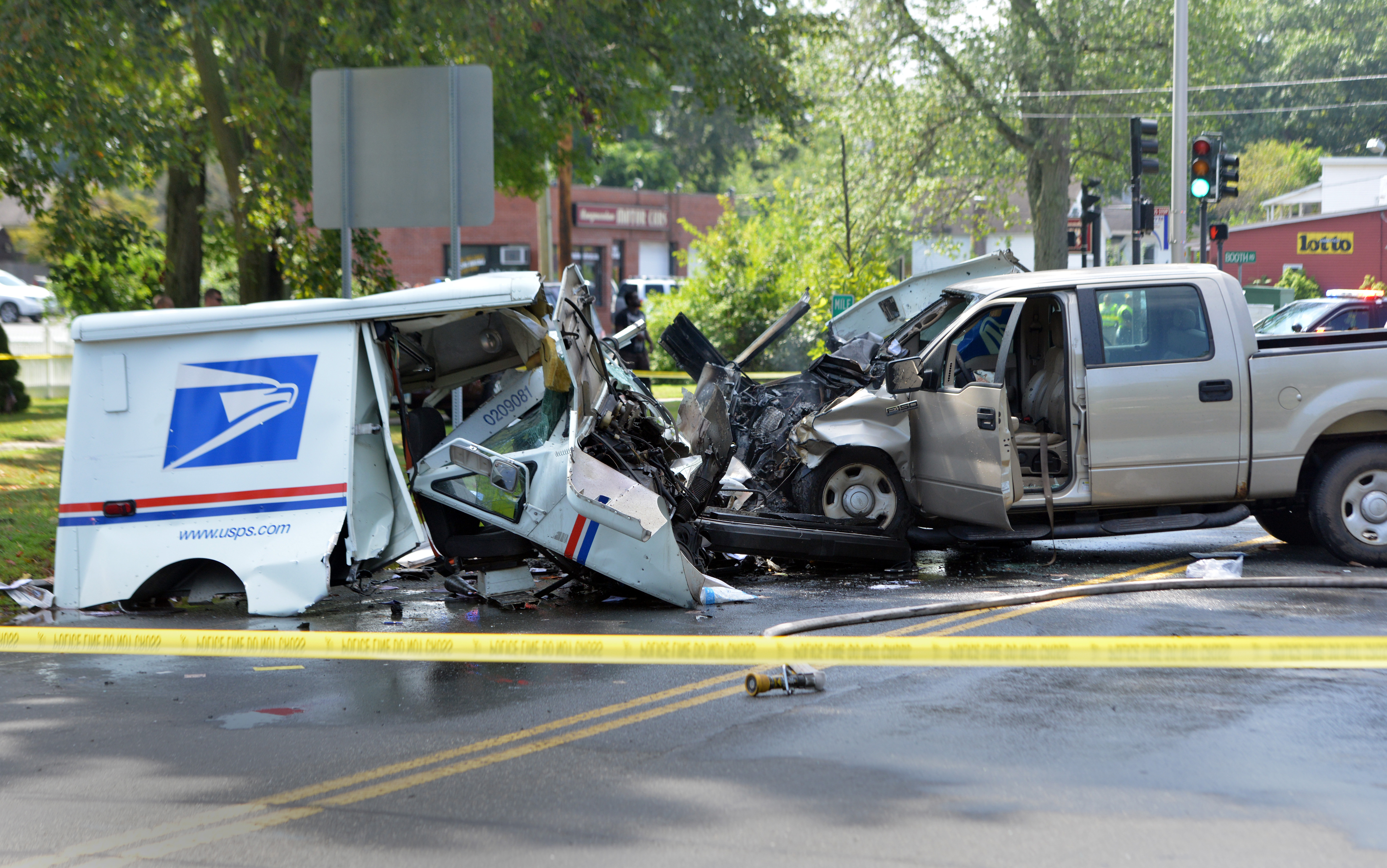 2 killed in Route 5 crash at the state line in Longmeadow