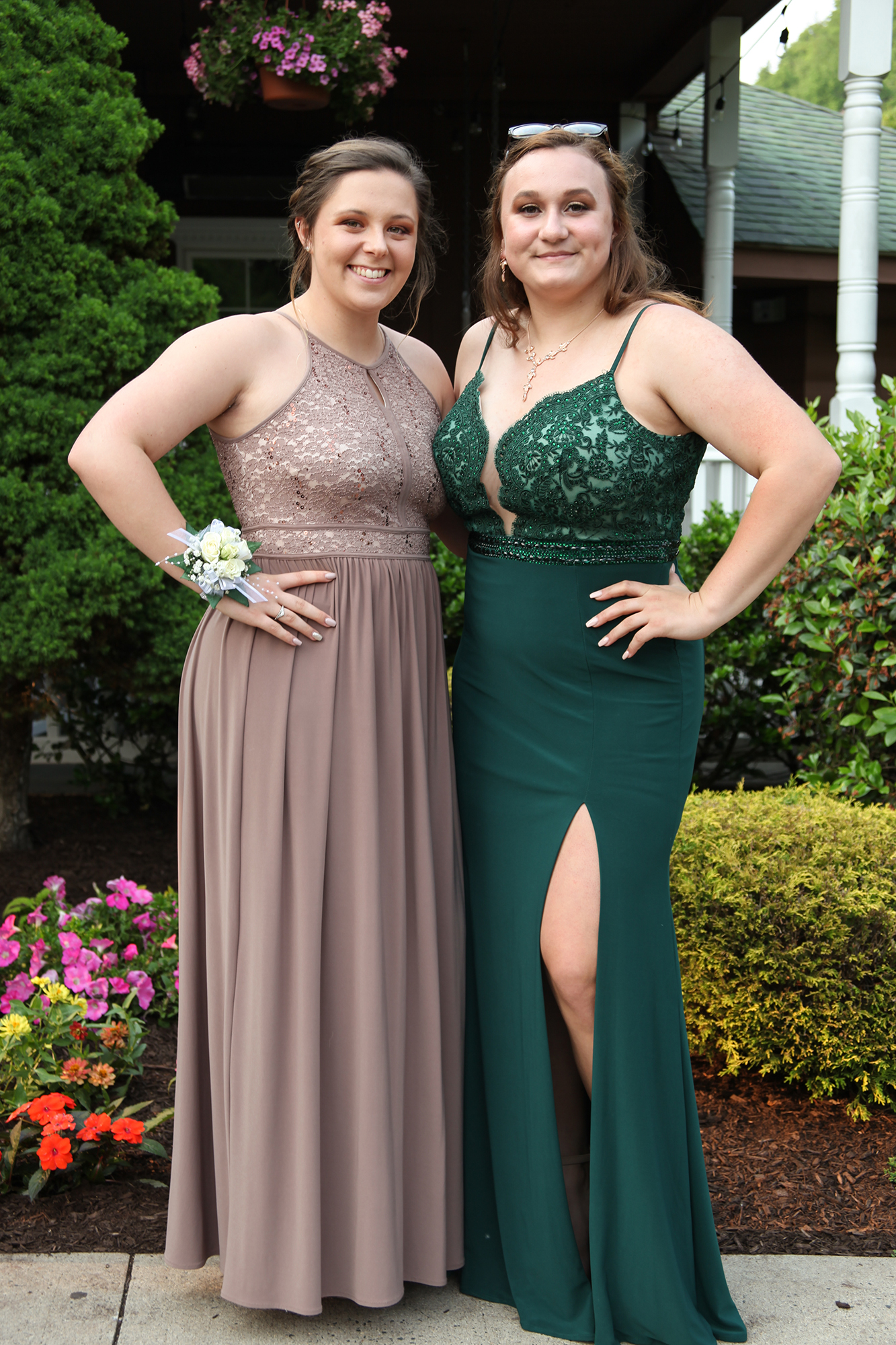 2019 Prom Photos Chicopee Comp High School Senior prom at The Log