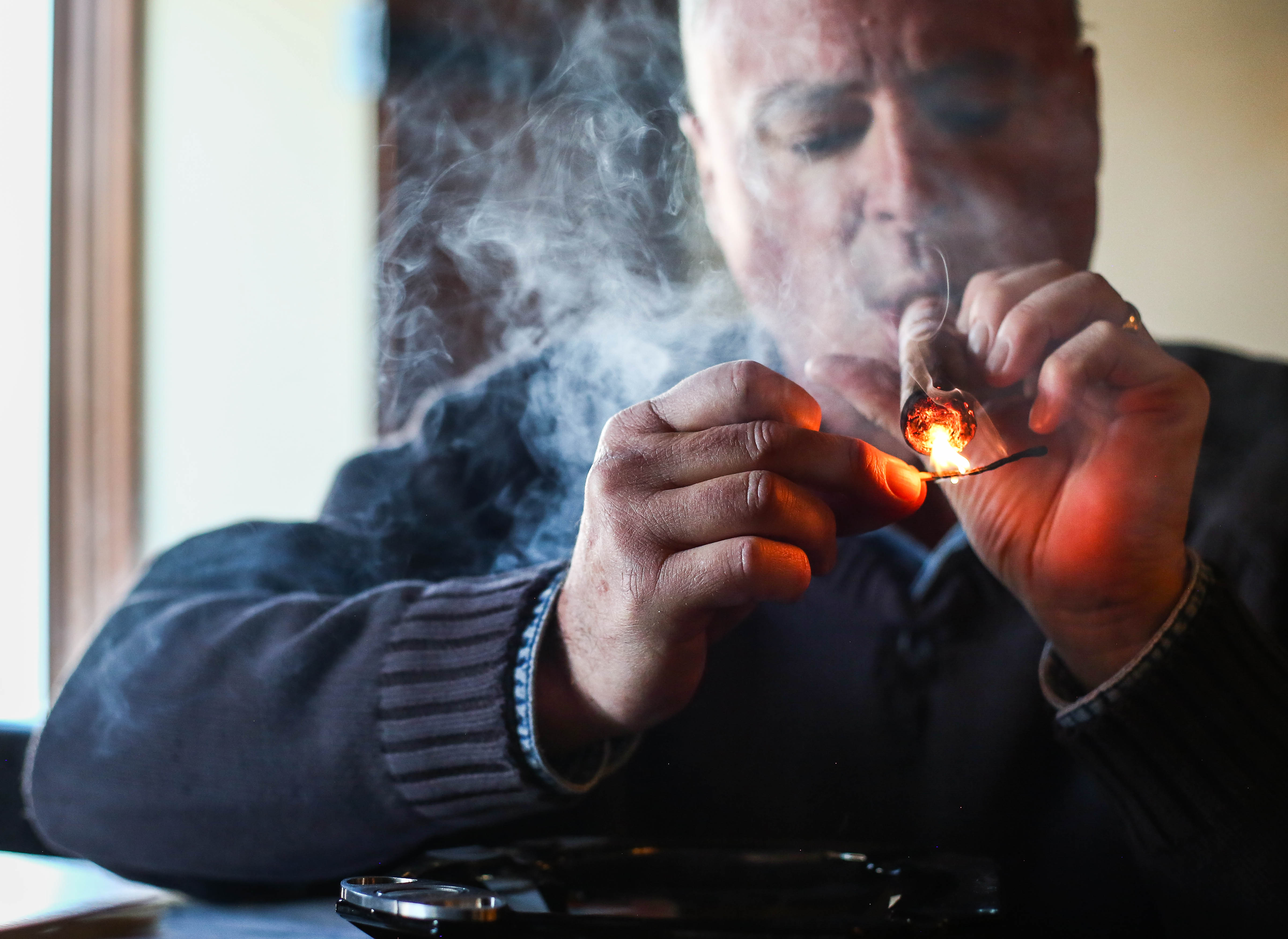 did billy brown smoke cigarettes Cillian Murphy Shocked Fans with How Many Cigarettes He Smoked on 'Peaky  Blinders'