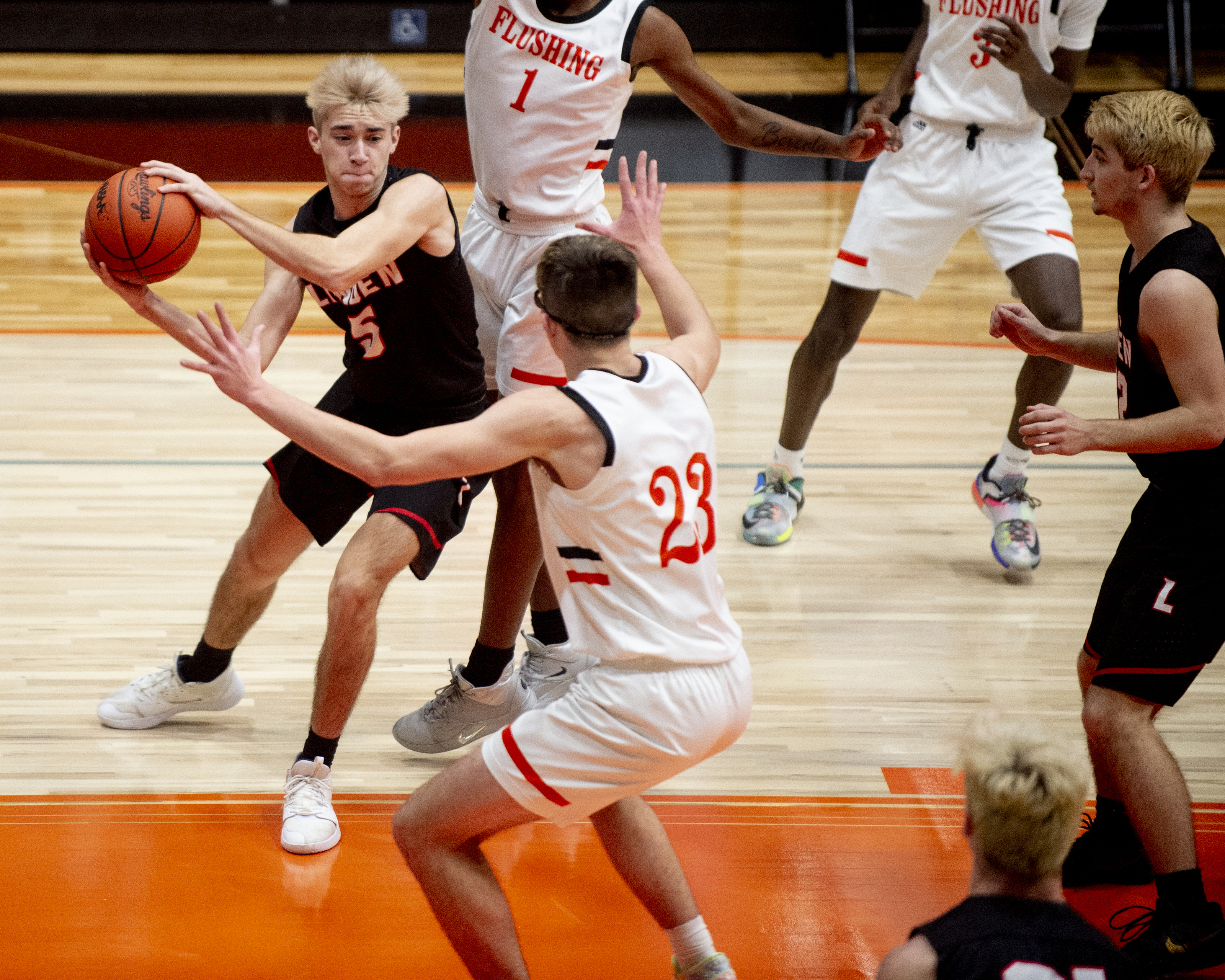 Linden boys basketball defeats Flushing 49-33 - mlive.com