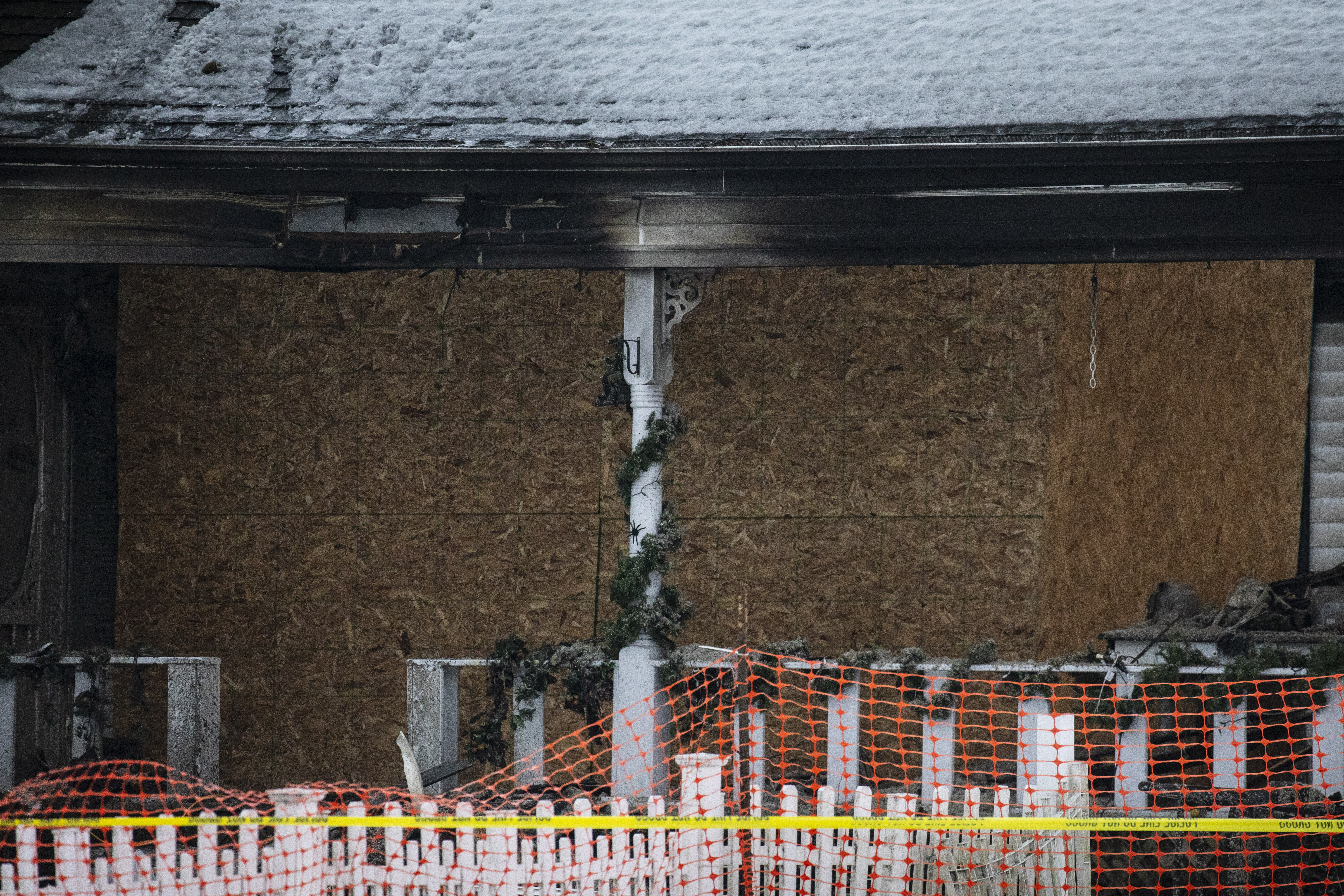One dead in fatal house fire in Kalamazoo Township - mlive.com