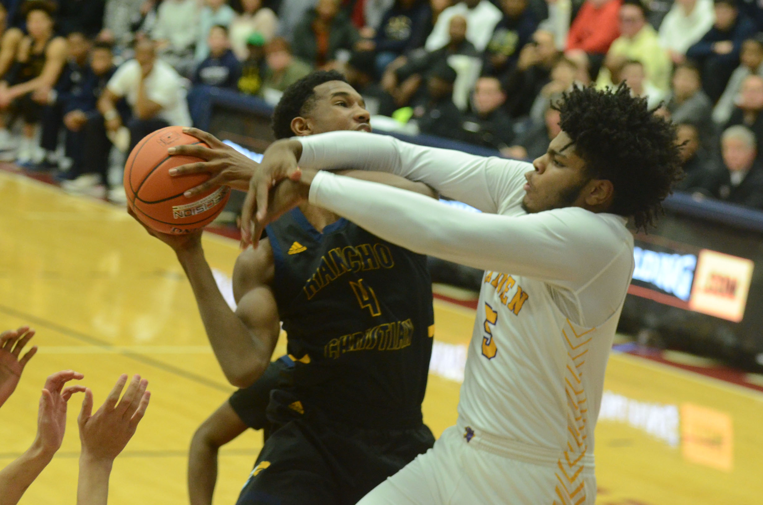 Evan Mobley, No. 1 in 2020, competes at Hoophall Classic